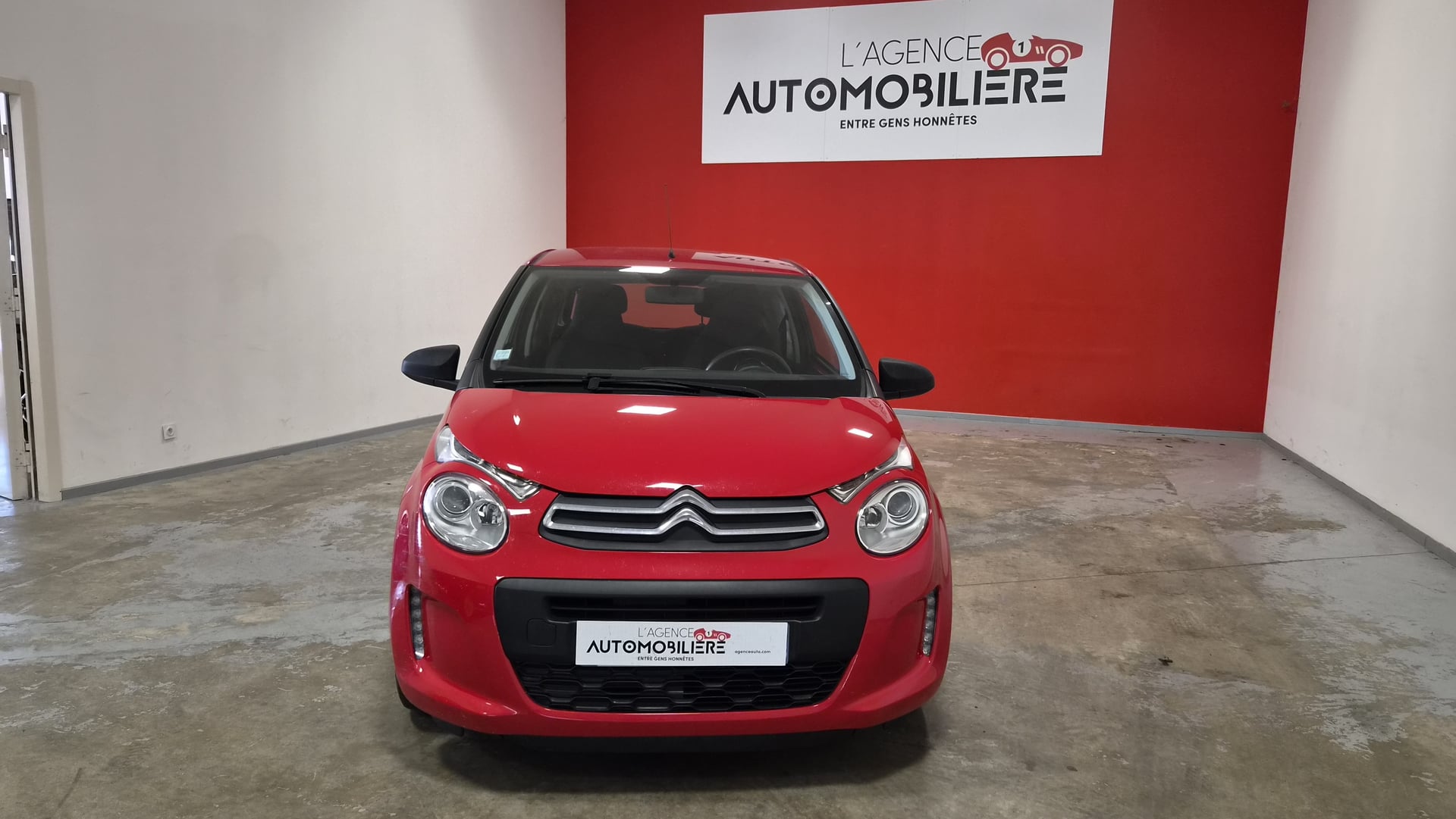 Citroen C1 C1 1.0 VTI 72 LIVE MOTEUR A CHAINE — 2