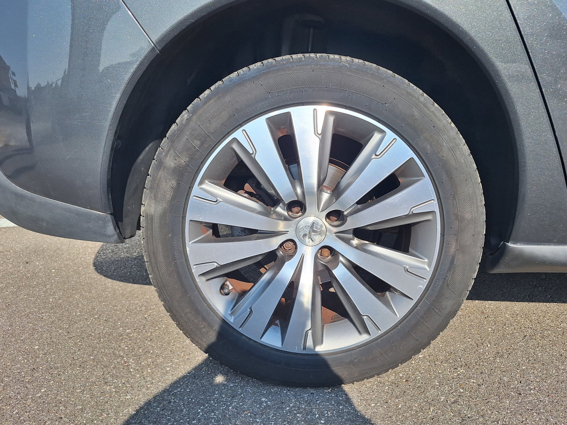 Peugeot 3008 1.6 BlueHDi 120ch Allure S&S EAT6 — 31