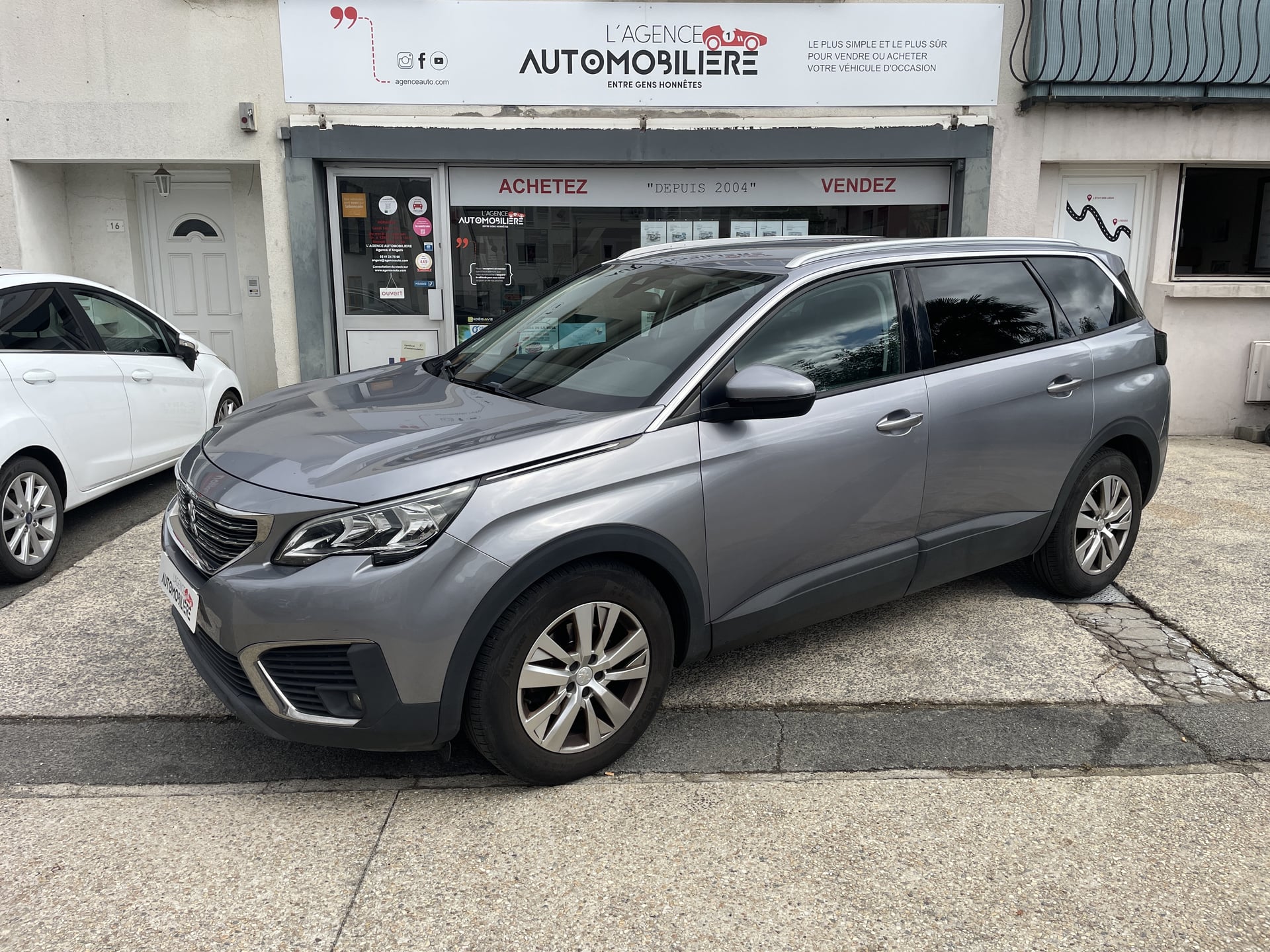 Peugeot 5008 1.6 BlueHDi 120 cv 7 places Active Business - APPLE CAR