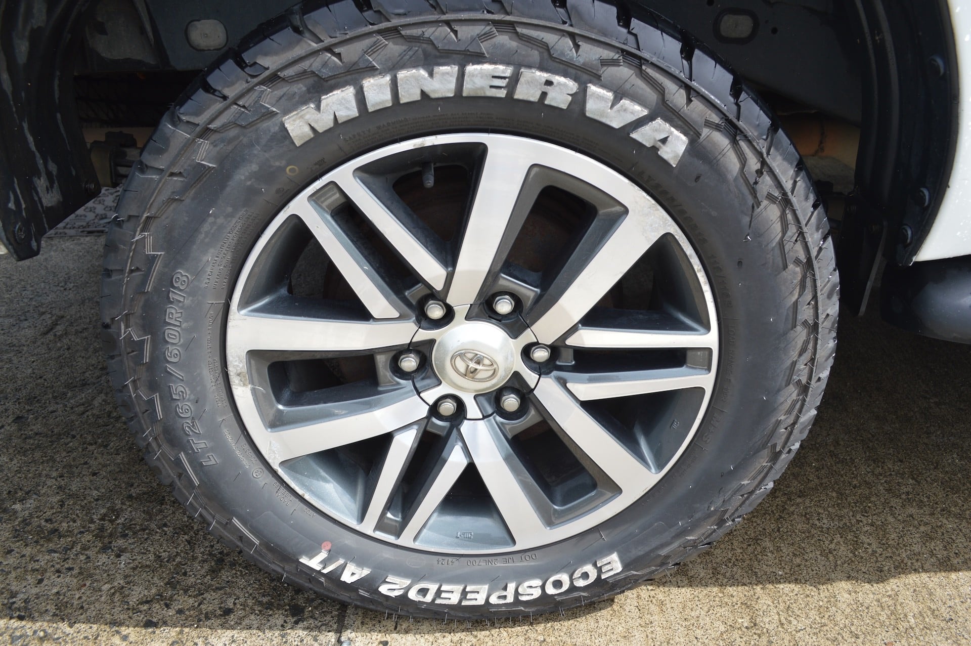 Toyota Hilux 2.4 D-4D 150ch Double Cabine Lounge 4WD BVA — 15
