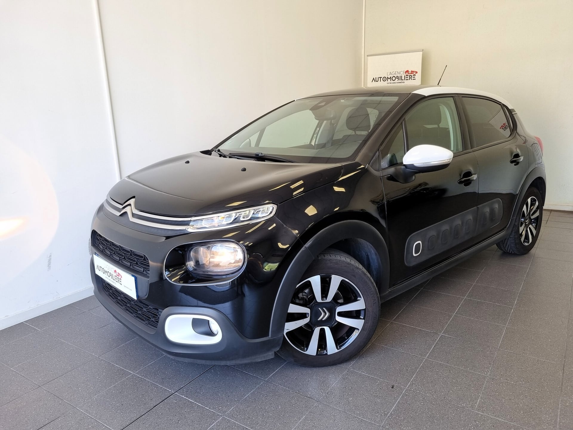 Citroen C3 1.2 THP 12V BVM6 S&S 110 cv SHINE - Toit panoramique — 1
