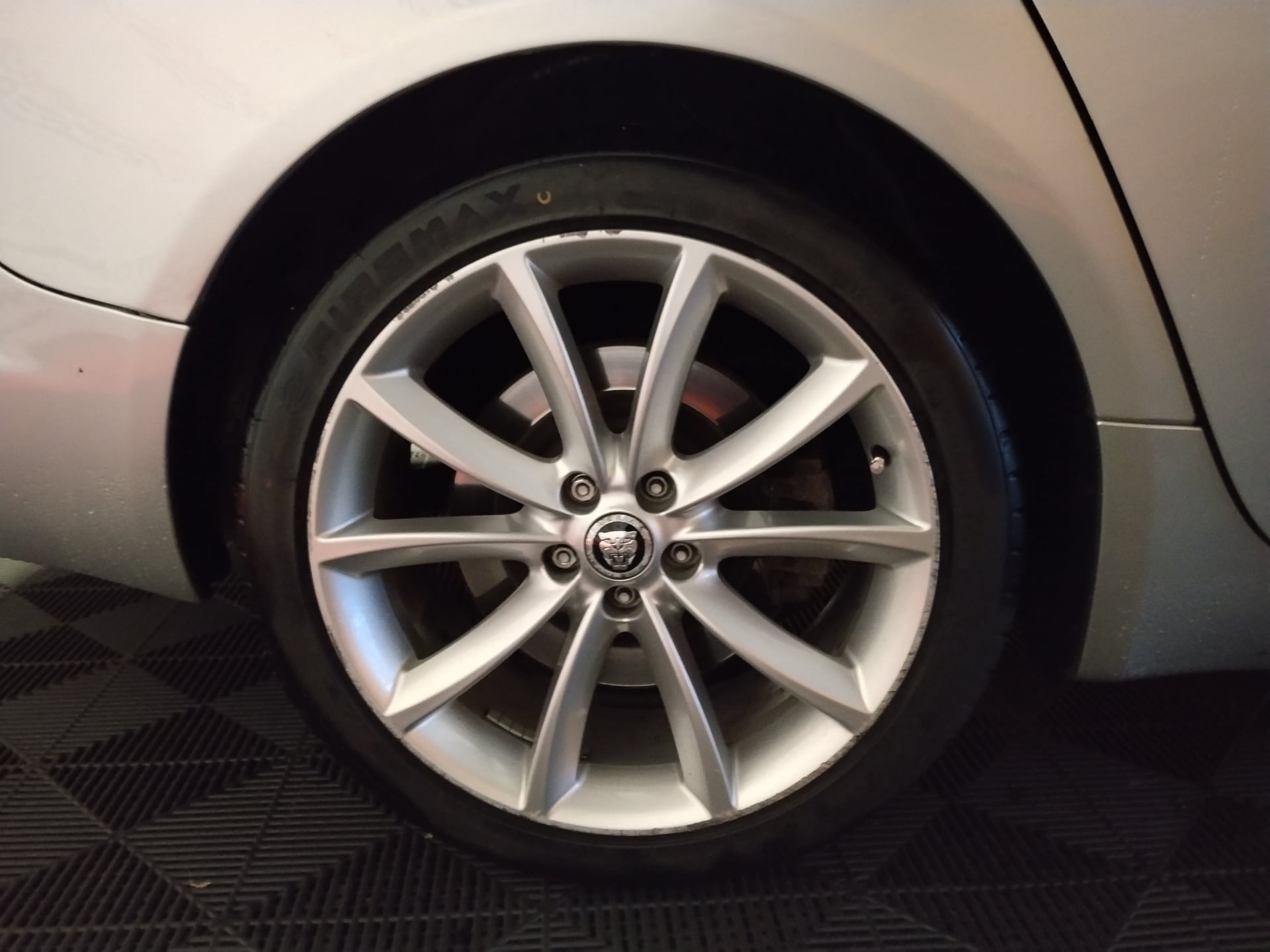 Jaguar XF Phase 2 - Deluxe - 2.2 d - — 19