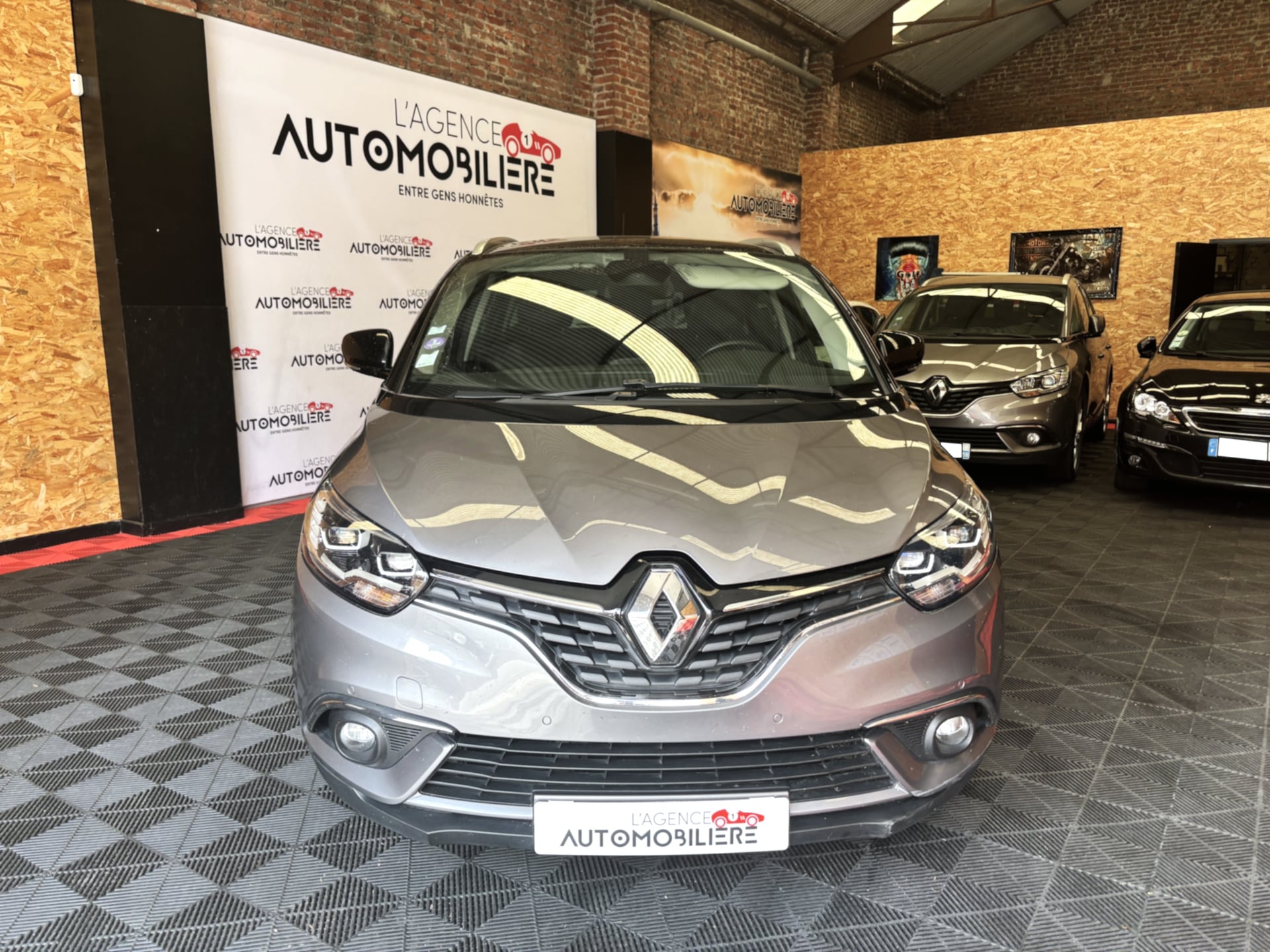 Renault Grand Scenic 1.2 TCE 130ch Finition Intens — 2