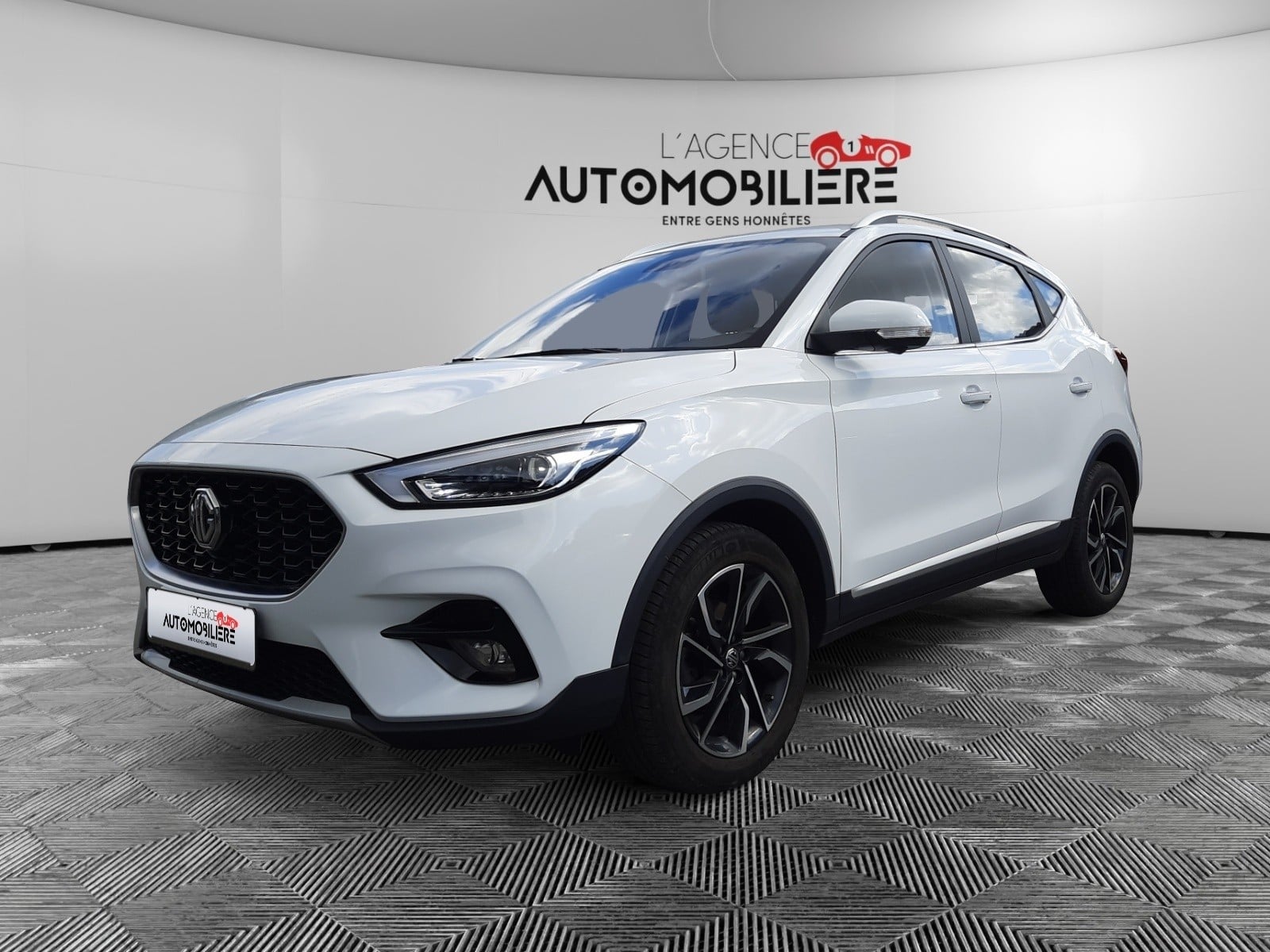 MG ZS 1.0 T-GDi Luxury AT Boite Automatique 111Ch/ Garantie MG 7 ans ou 150.000kms