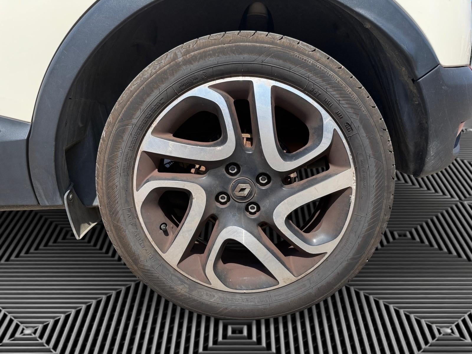 Renault Captur 1.2 TCe 120ch Stop&Start energy Intens — 16