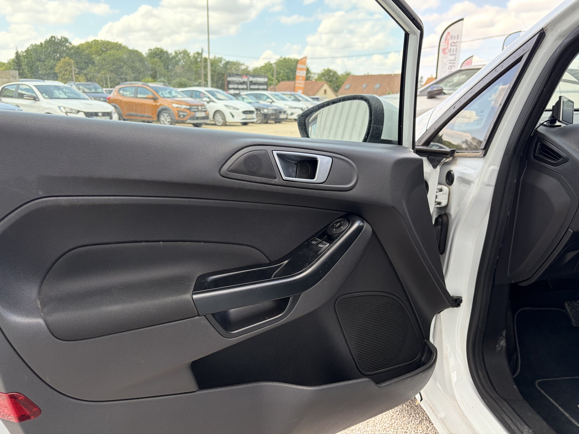 Ford Fiesta 1.0 ECOBOOST - 100cv TITANIUM / COURROIE NEUVE — 21