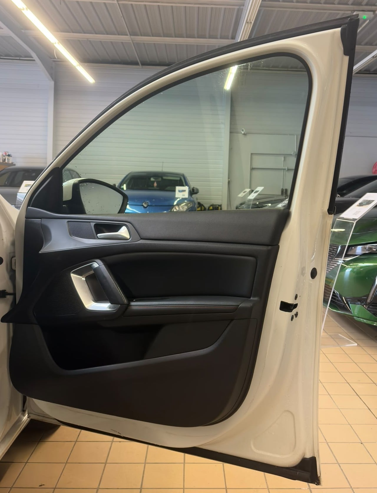 Peugeot 308 1.2 PureTech 130ch E6.c S&S Tech Edition 6cv — 27