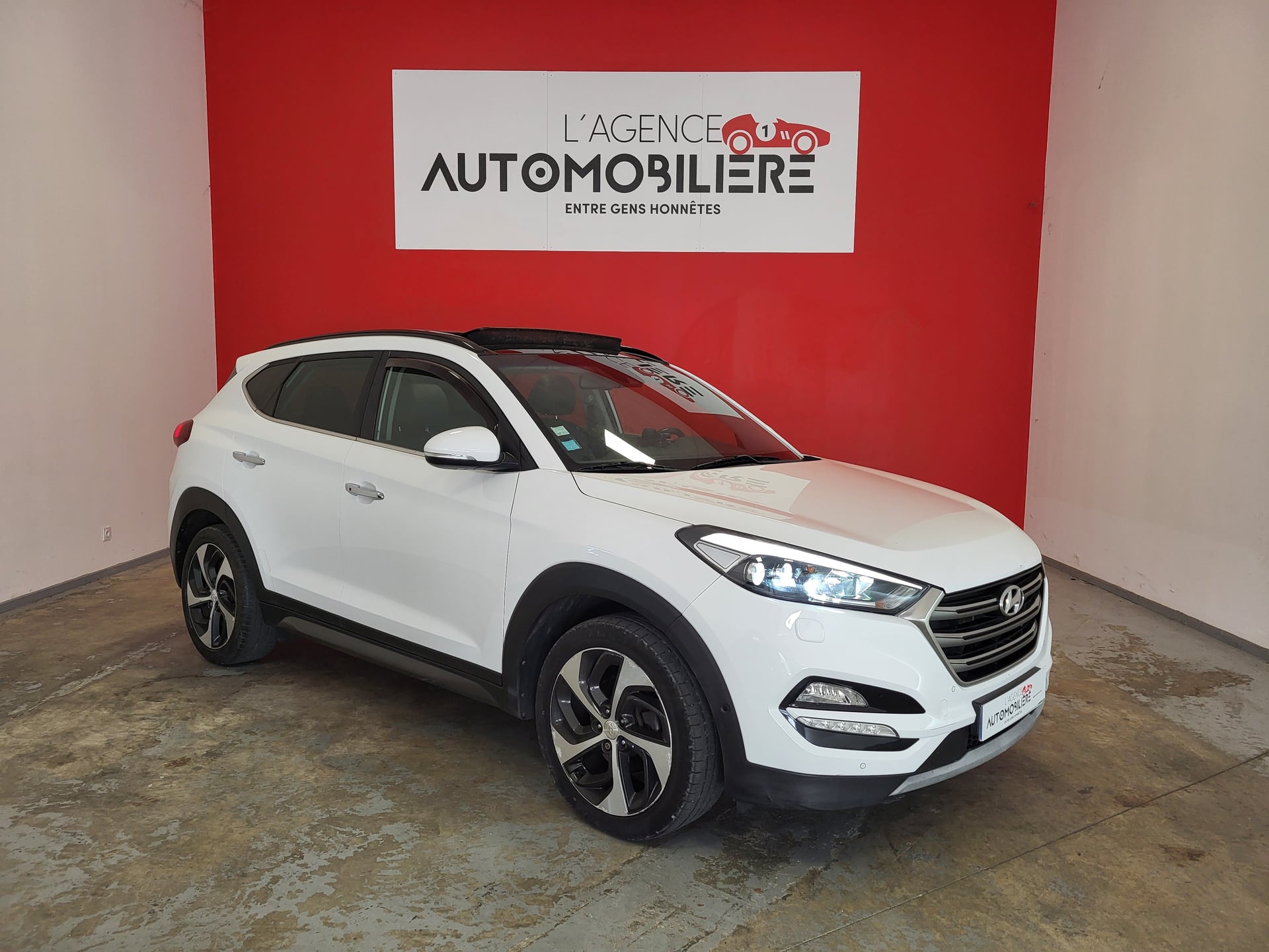Hyundai Tucson 2.0 CRDI 185 4WD BVA EXECUTIVE + TOIT OUVRANT + ATTELAGE — 1