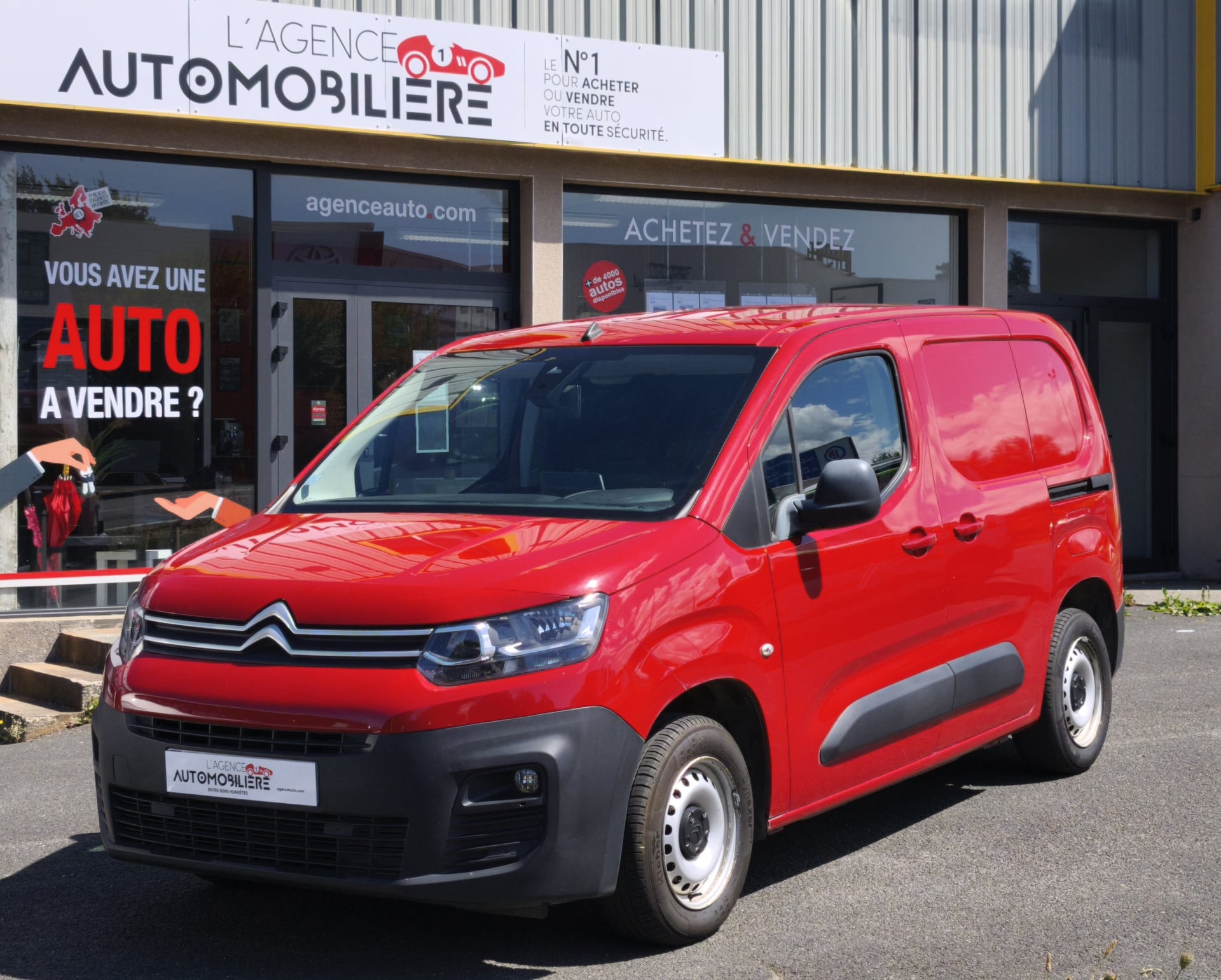 Citroen Berlingo 1.6 blue hdi 100 ch DRIVER **deux portes latérales**