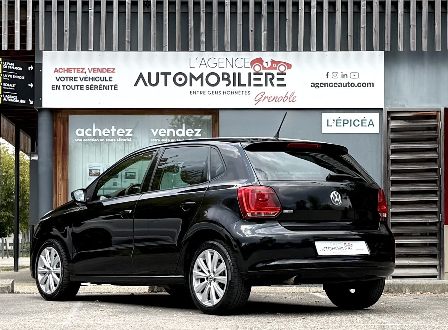 Volkswagen Polo V 1.4i 85ch Confortline 5p / Régulateur - Clim & Radar de recul — 2