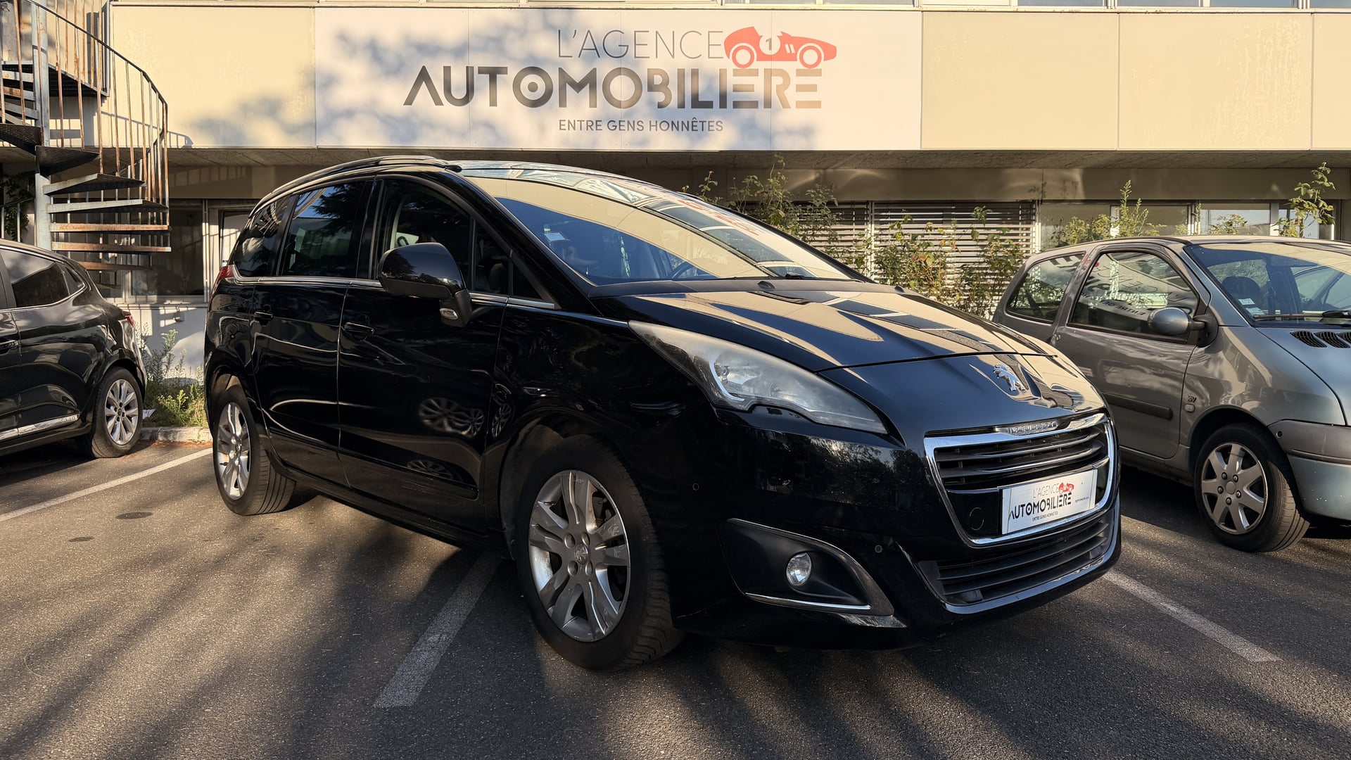 Peugeot 5008 1.6 THP 165ch EAT6 7 Places/ Allure Full Option/ Moteur changé avec facrture