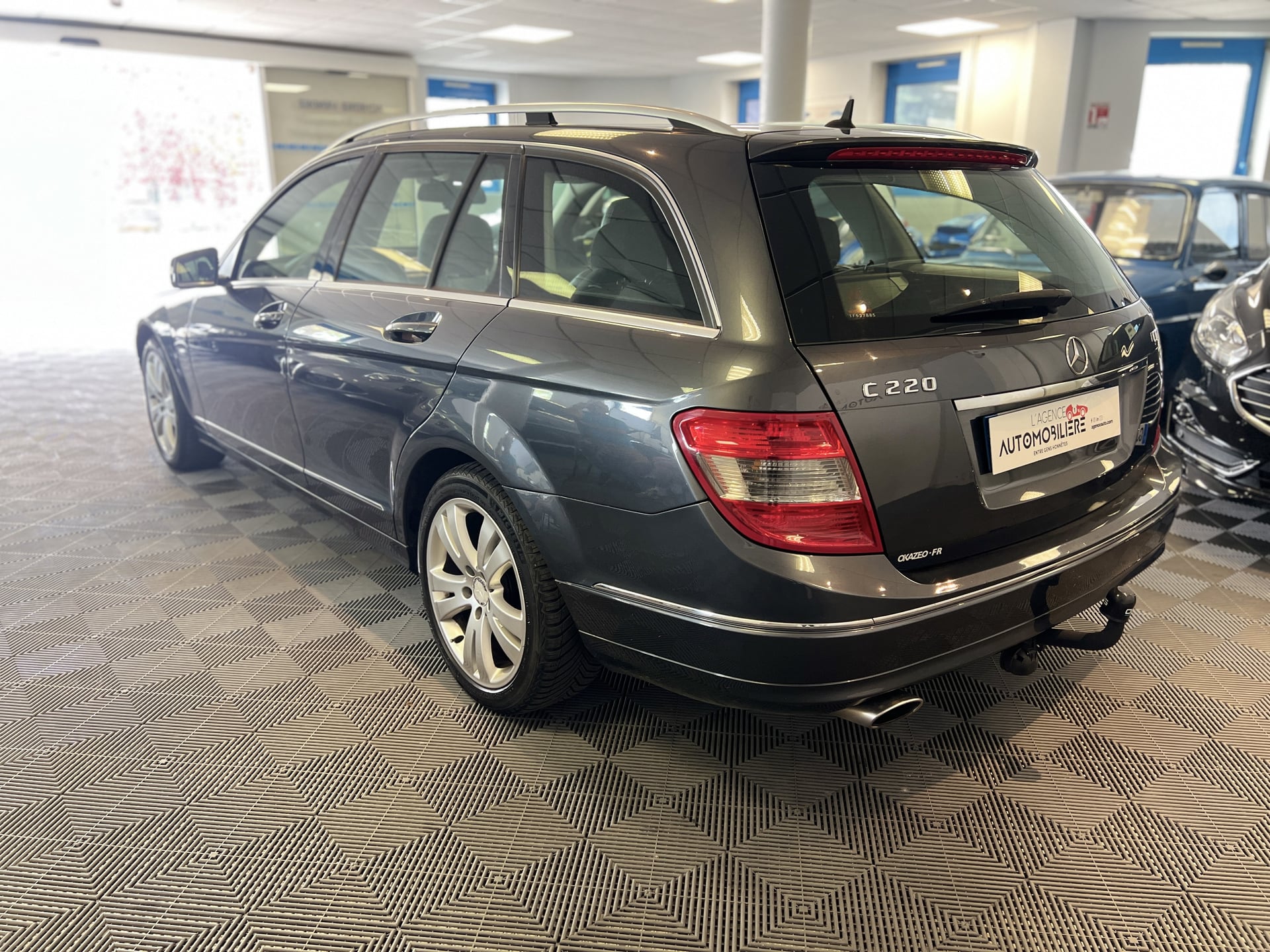 Mercedes-Benz Classe C Break 204 220 CDi 2.1 CDI 170CV Toit Ouvrant - Attelage - Hayon Electrique — 2