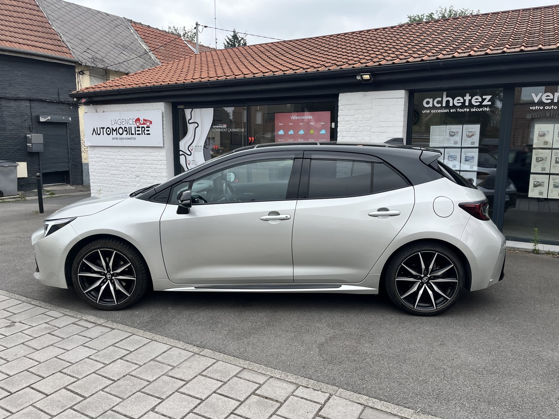 Toyota Corolla HYBRIDE 196 CH GR SPORT — 2