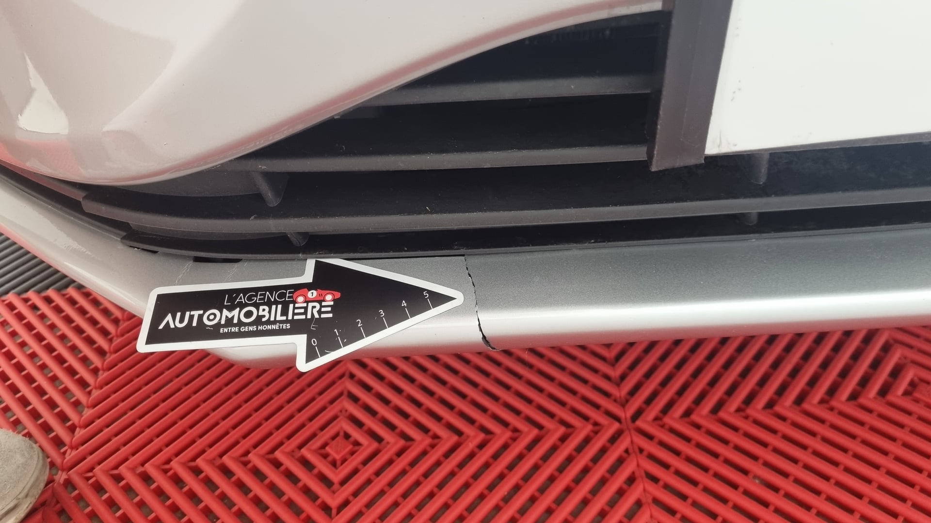 Volvo V40 V40 D2 MOMENTUM BUSINESS — 38