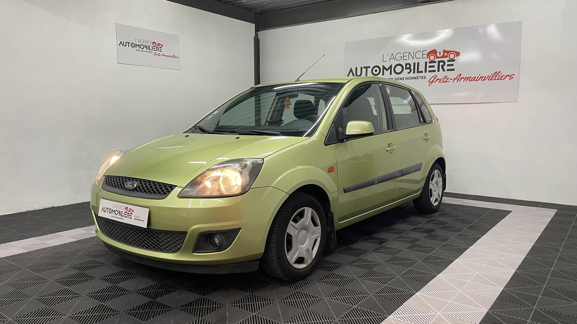 Ford Fiesta 1.4 16v 80ch Ghia Durashift 5p