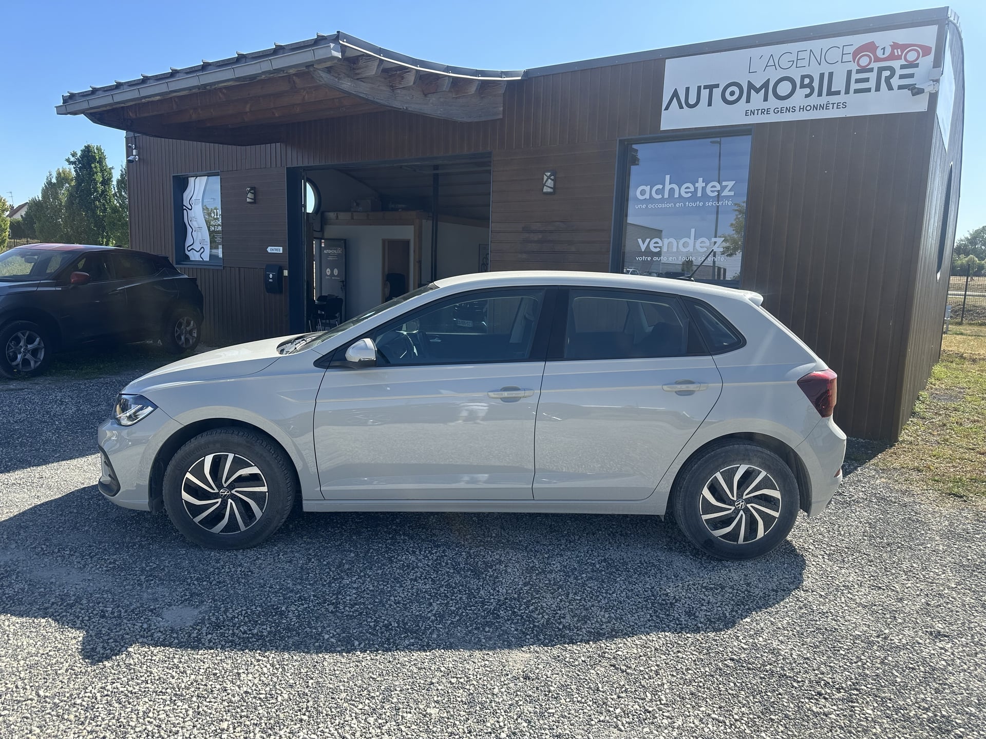 Volkswagen Polo VI Phase 2 1.0 TSI 95 CH PREMIERE MAIN ENTRETIEN EXCLUSIF CONSTRUCTEUR — 2