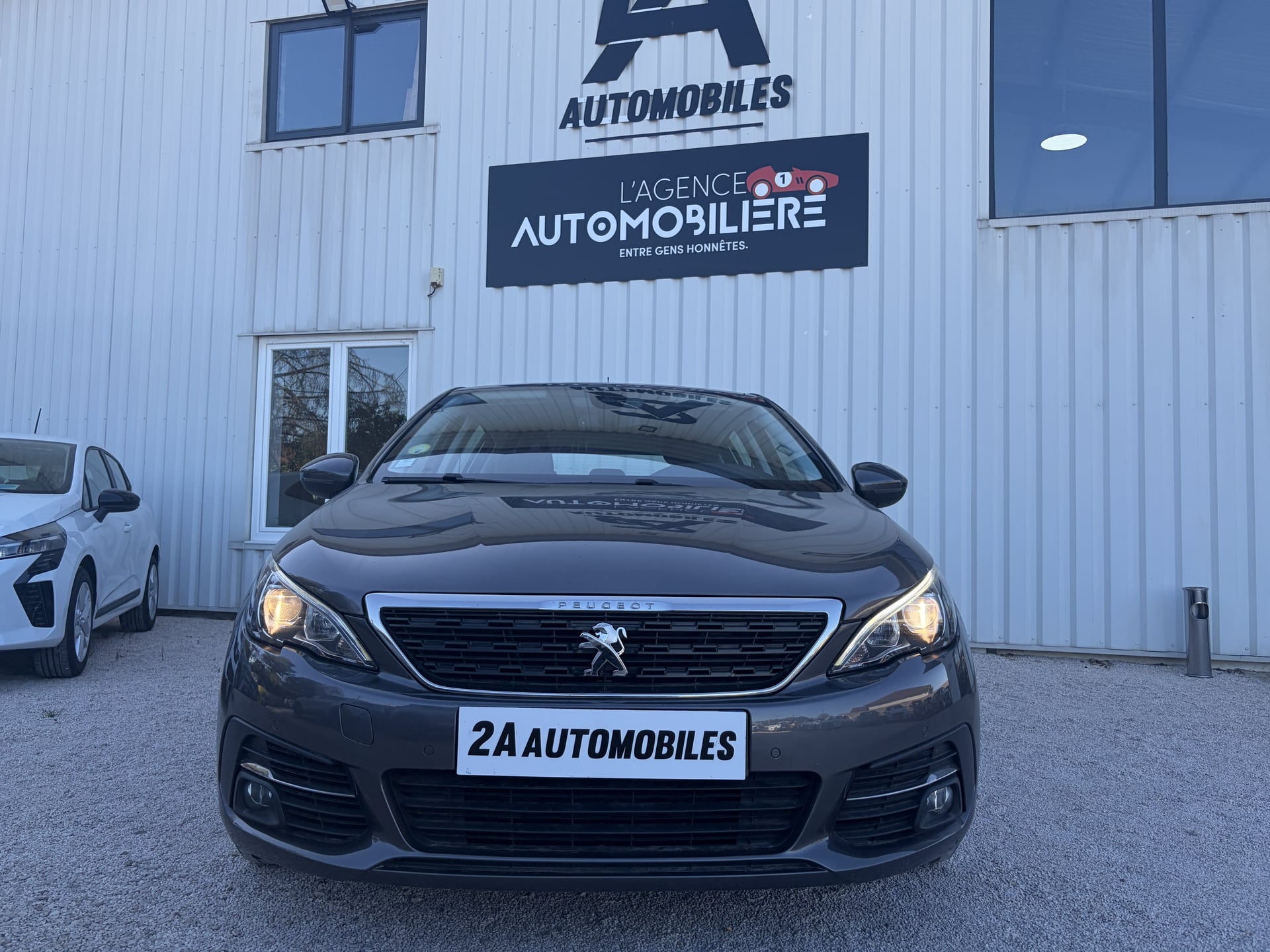Peugeot 308 1.5 BLUEHDI 130CH FINITION BUSINESS — 2