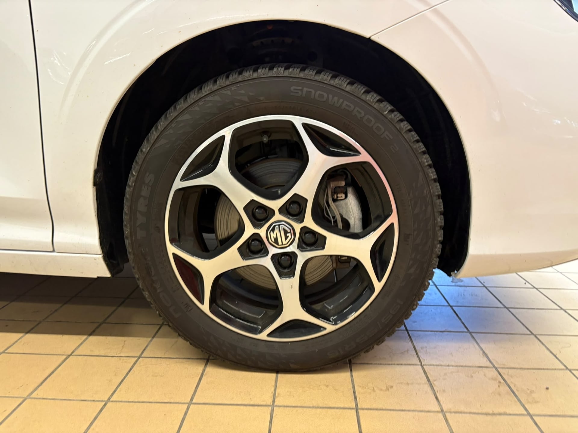 MG MG3 1.5L Hybrid+ 195ch Luxury 5.0 CV — 30