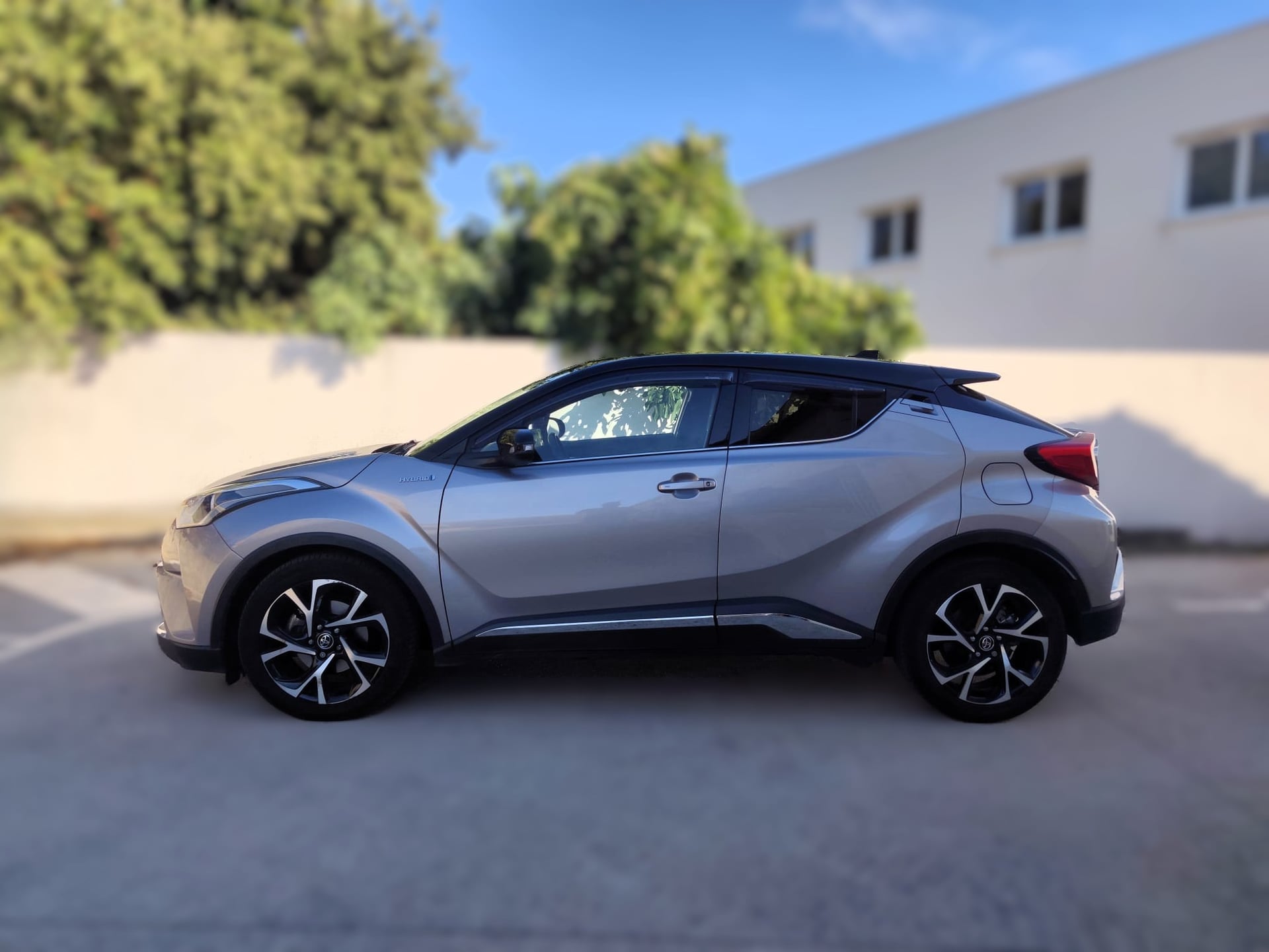 Toyota C-HR 1.8 HSD 122H 100 FULL-HYBRID DESIGN 4X2 E-CVT BVA — 2