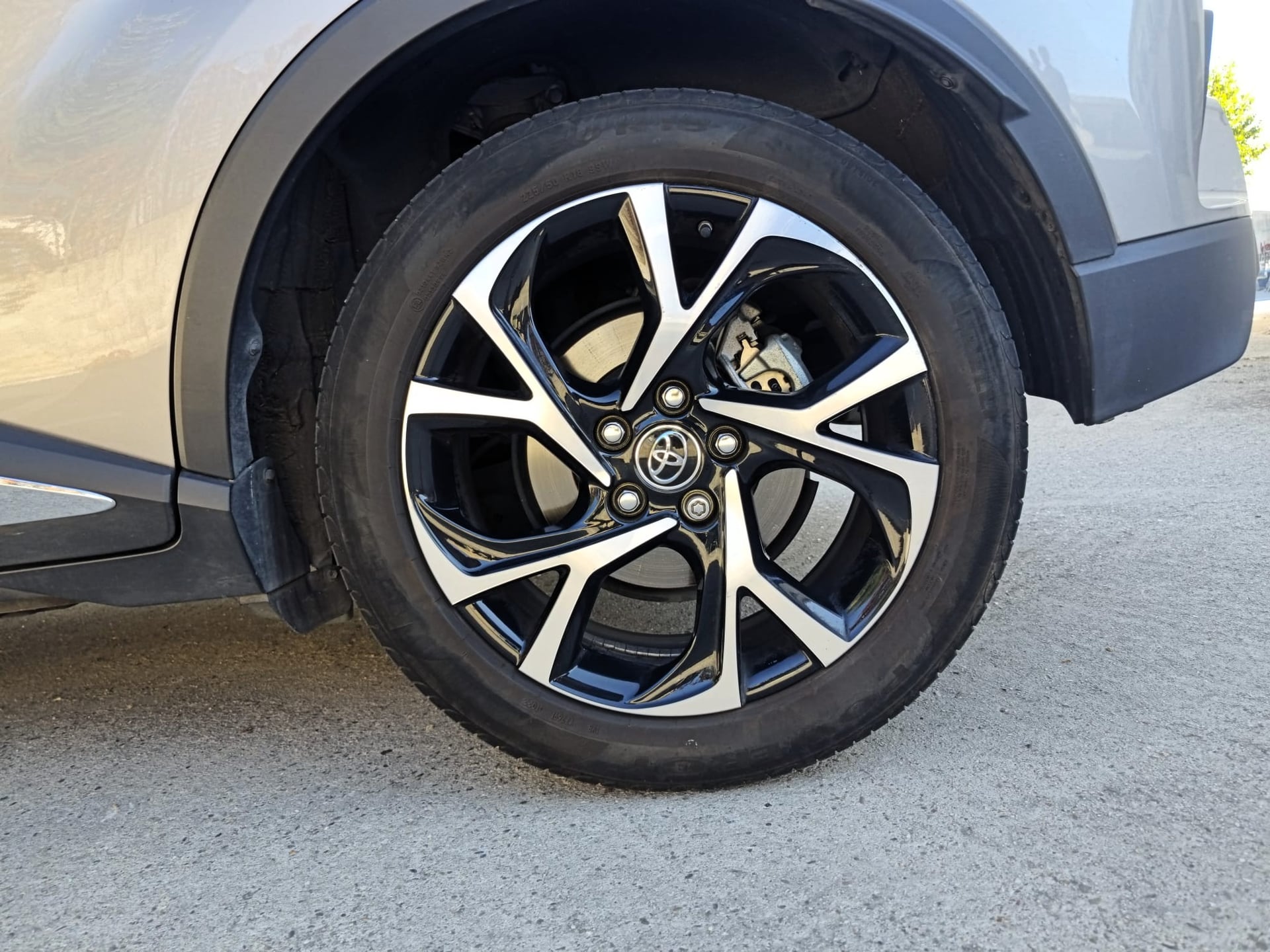 Toyota C-HR 1.8 HSD 122H 100 FULL-HYBRID DESIGN 4X2 E-CVT BVA — 26