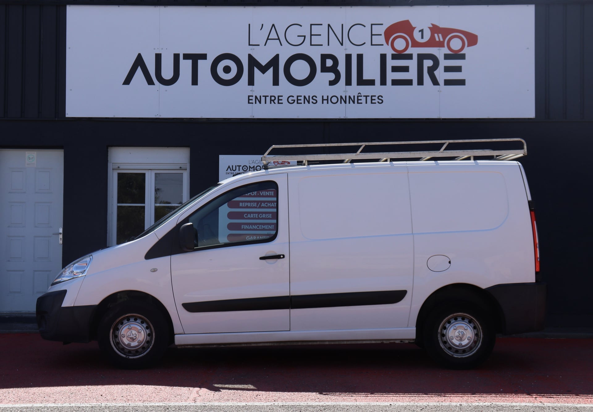Peugeot Expert L1H1 1.6 HDi 90 BVM5 (Attelage, Galerie de toit, habillage bois...) — 2