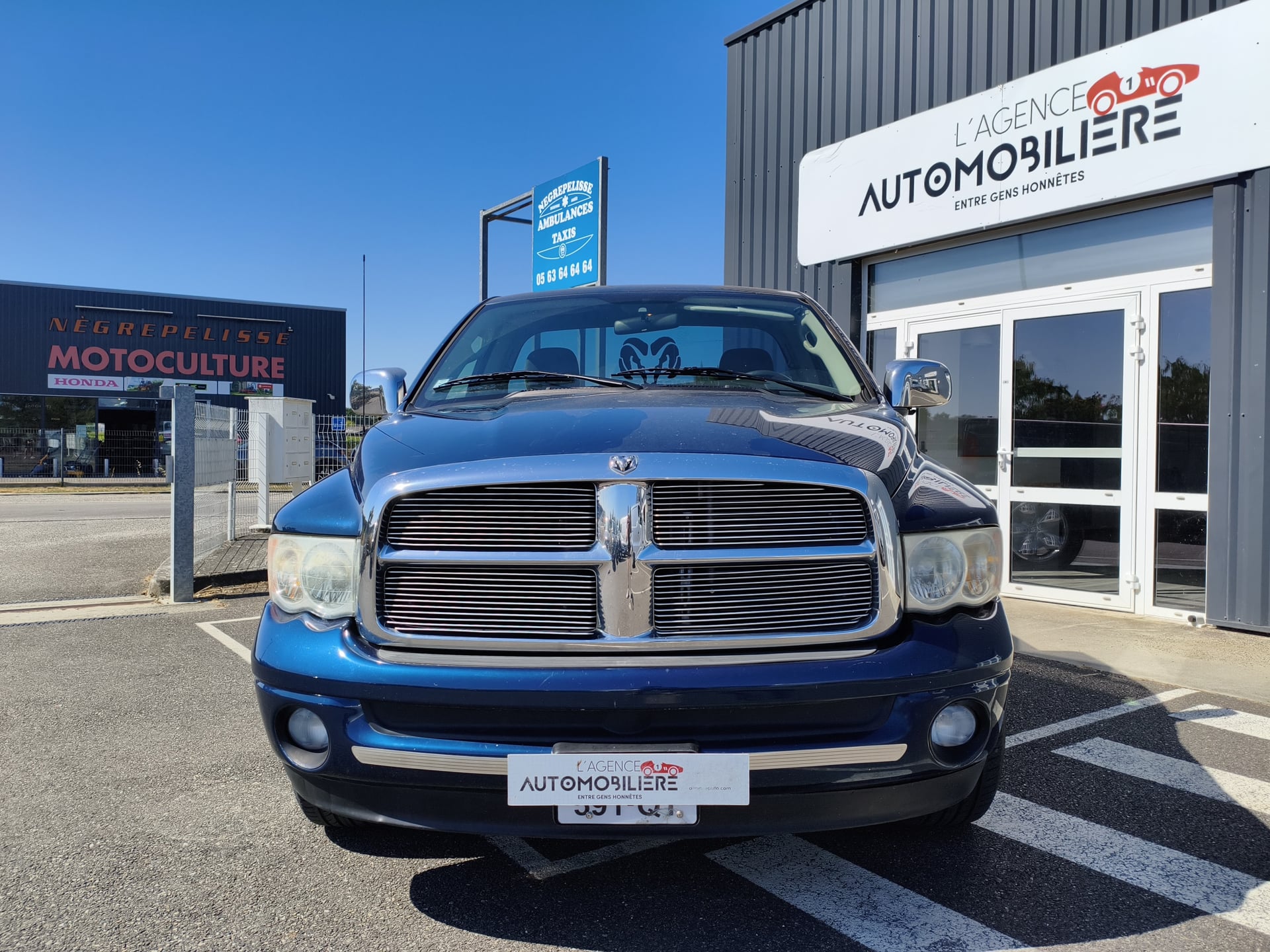 Dodge Ram 4.7L 238 ch BENNE LONGUE — 2