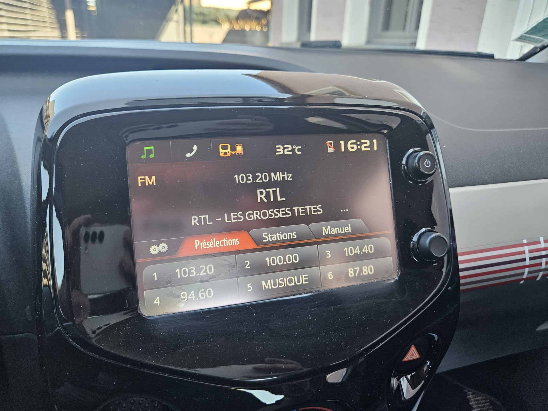 Peugeot 108 1.2 VTI 82 CV ALLURE ( Bluetooth - Caméra - Mirror Link ) — 17