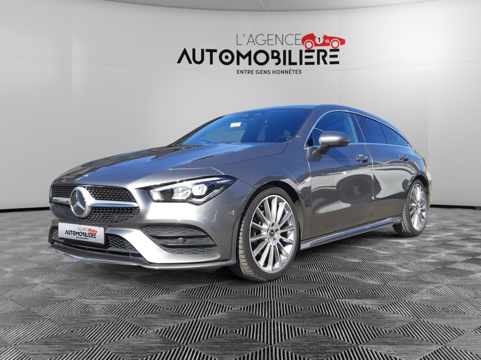 Mercedes-Benz CLA CLA Shooting Break 200 AMG Line 1.3i 163Ch/ Garantie 12 Mois