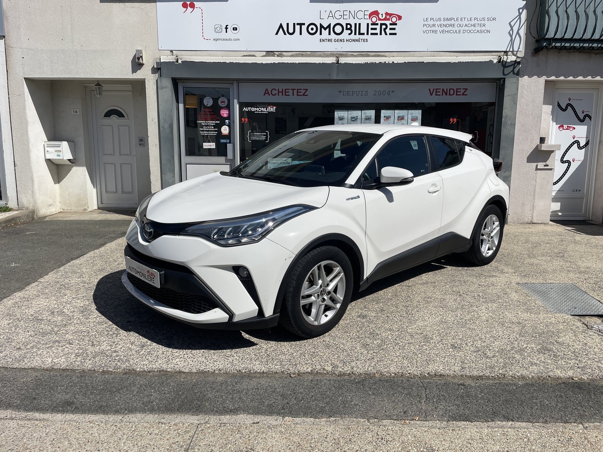 Toyota C-HR 1.8 VVT-i 122cv Hybrid Boîte auto Dynamic - Suivi TOYOTA