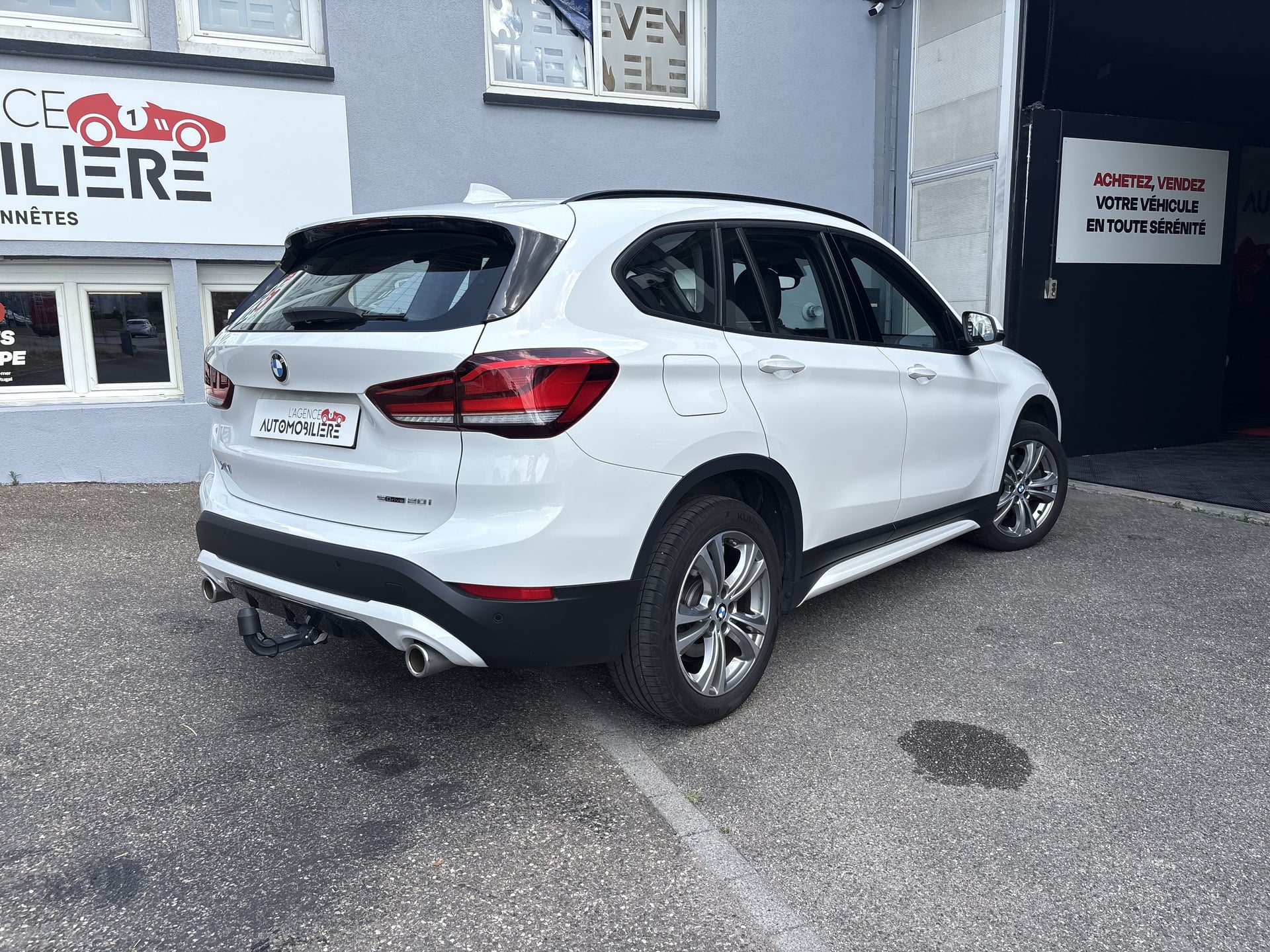 BMW X1 sDrive 20 iA 192 ch Sport DKG7 Affichage tête haute - Sièges chauffants - Attelage — 2