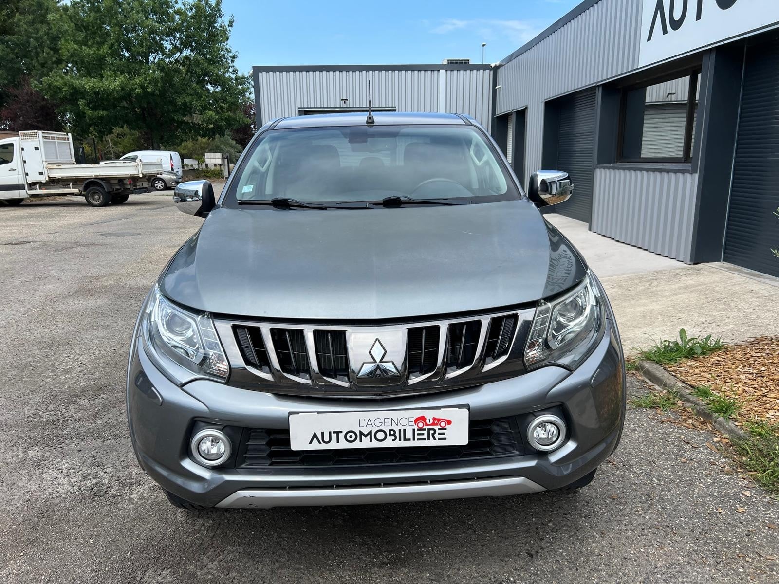 Mitsubishi L200 DOUBLE CAB 2.4 DI-D 181 BVA INSTYLE — 2