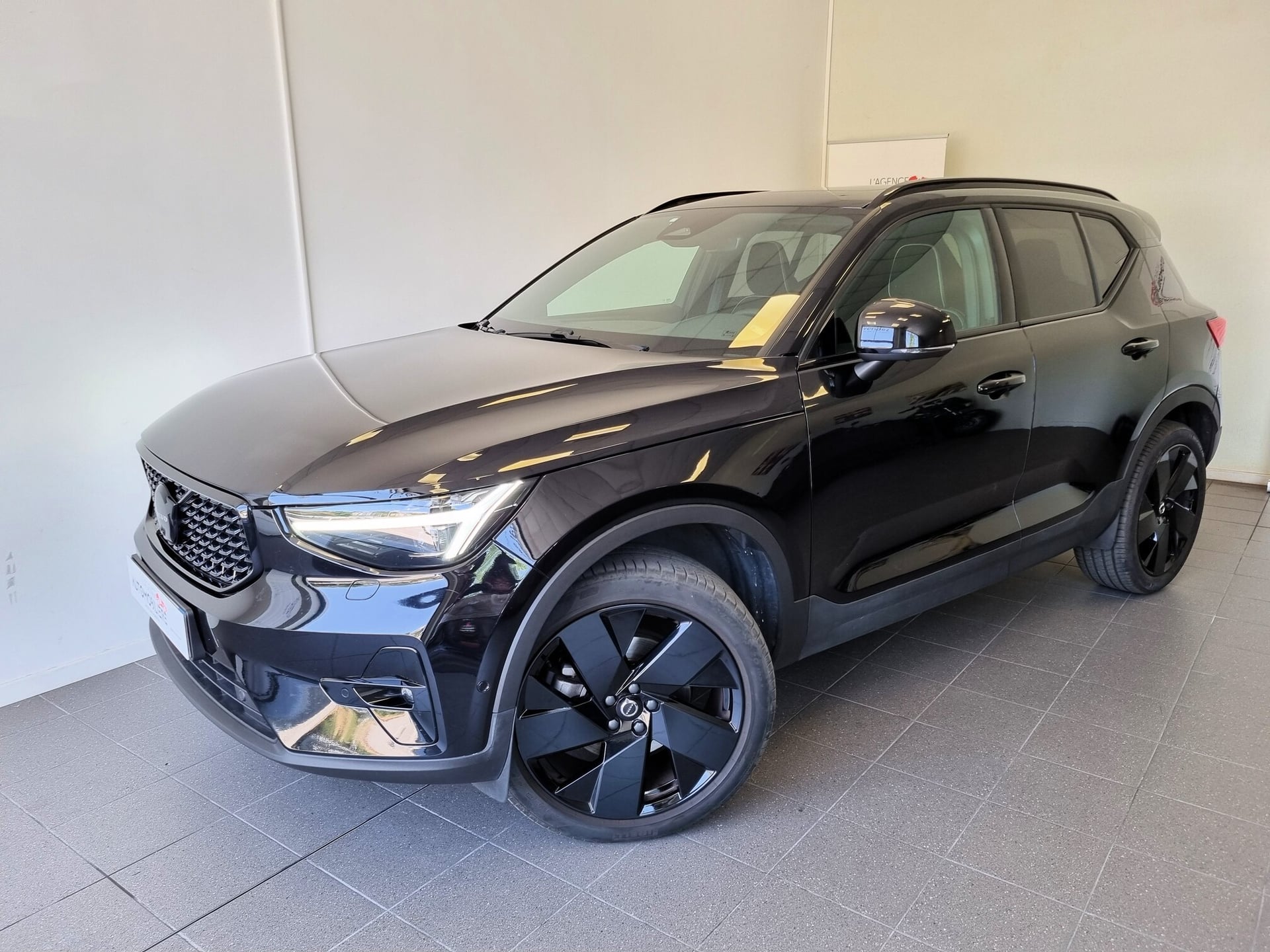 Volvo VOLVO XC40 B3 2.0 16V Mild-Hybrid DKG7 -  Phase 2 BA  Black Edition
