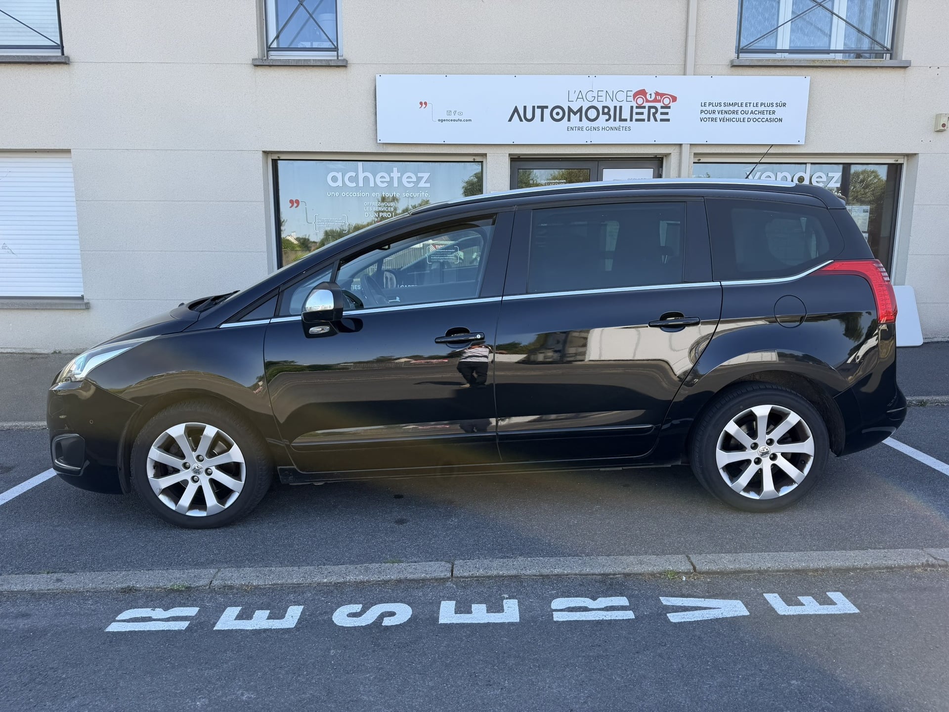 Peugeot 5008 (2) 2.0 BLUEHDI 150 S&S 8CV ALLURE 7PL — 2