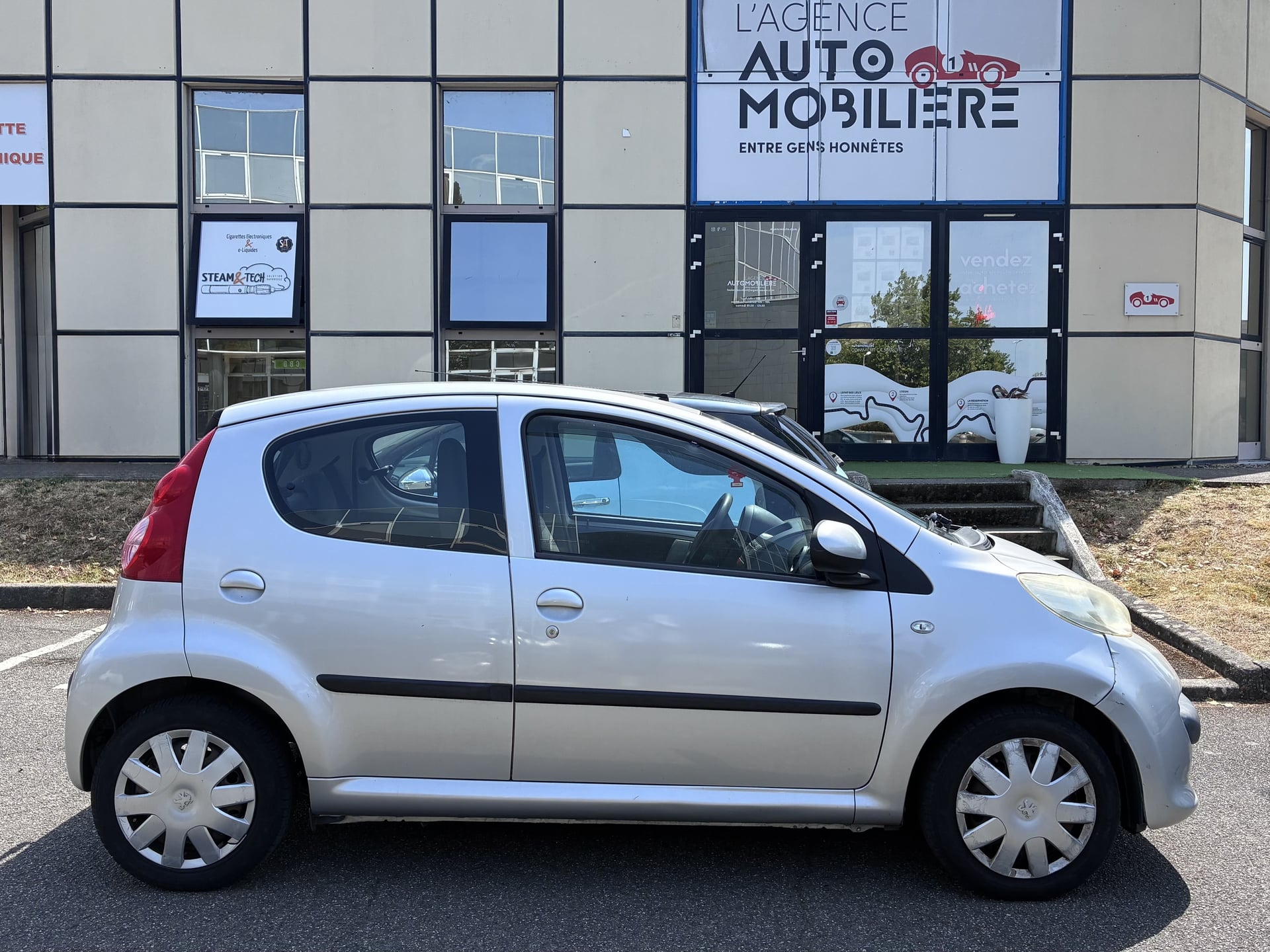Peugeot 107 1.0 12V 68CH URBAN — 2