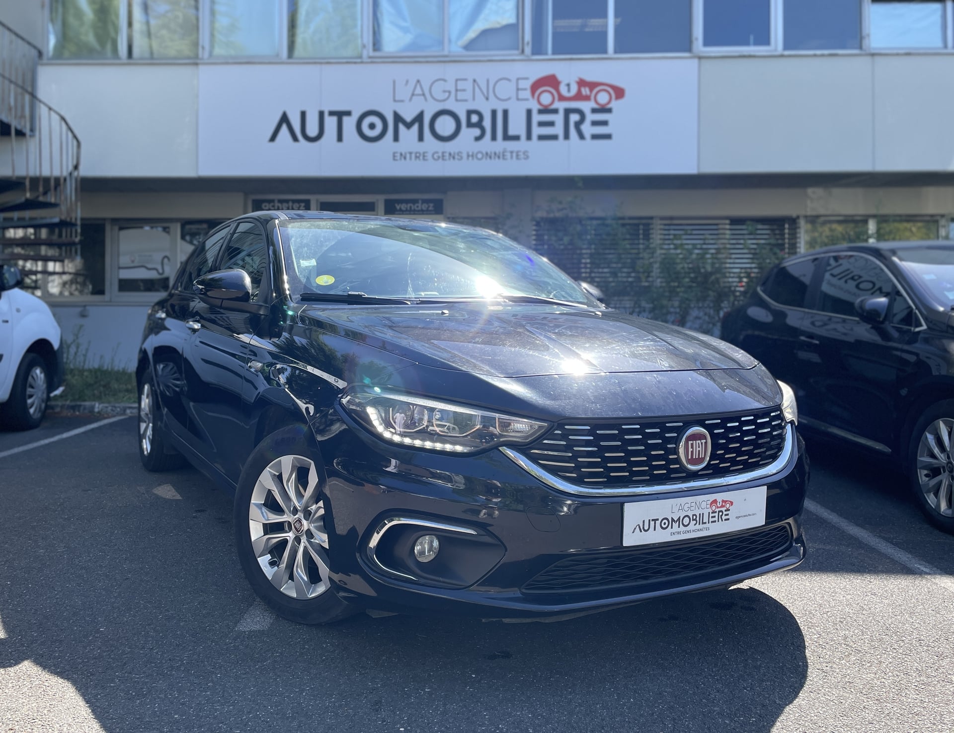 Fiat Tipo 1.6 HATCHBACK 120 cv Easy Business - Caméra Recul - Distribution Faite - Entretien Documenté / CT OK ✅