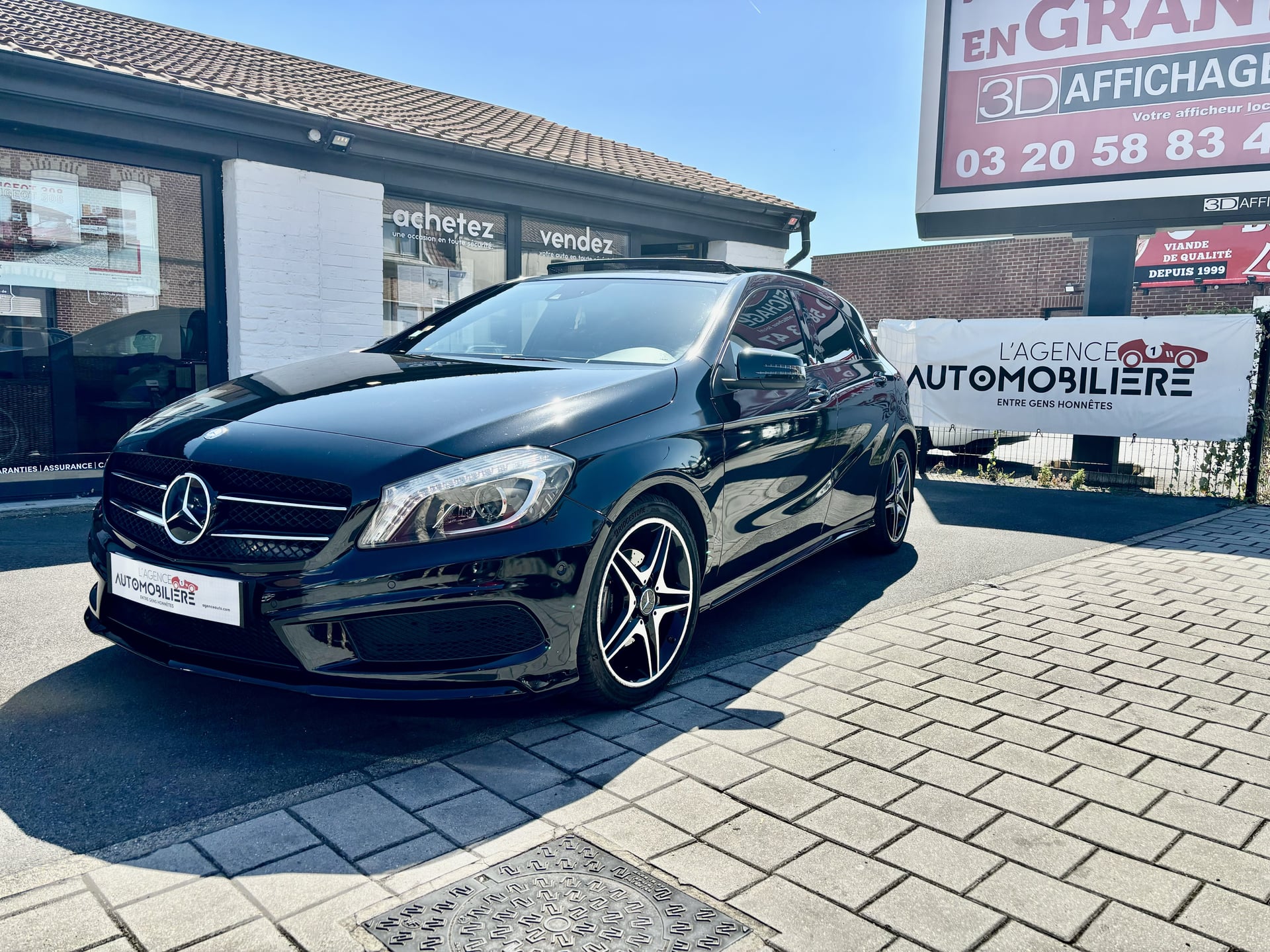 Mercedes-Benz Mercedes Classe A III 200 PACK AMG ( TOIT OUVRANT ) ( APPLE CARPLAY ) ( CAMERA DE RECUL )