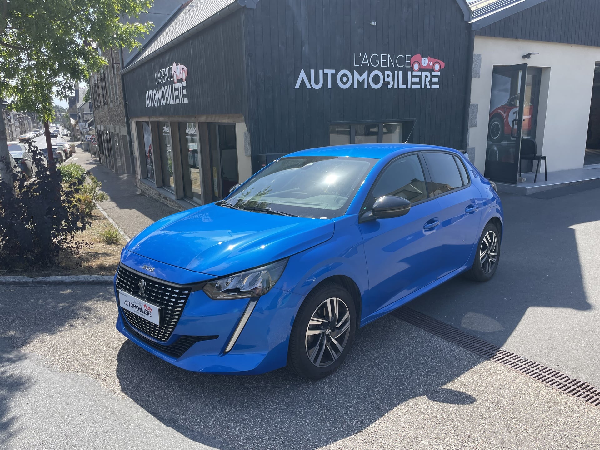 Peugeot 208 1.2 100 CH EAT8 ALLURE