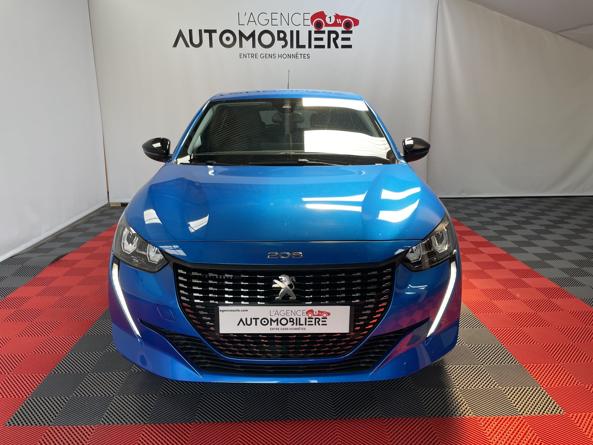 Peugeot 208 1.2 100 CH EAT8 ALLURE — 2