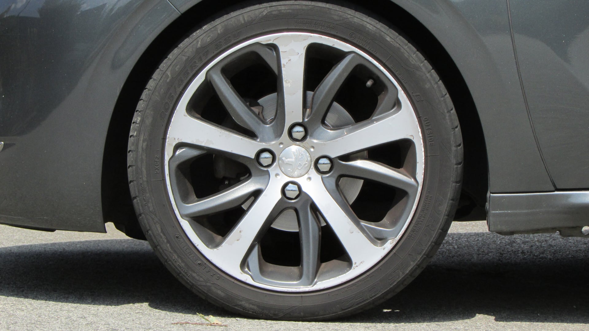 Peugeot 208 1,6L e-HDI 92CH FAP FELINE — 27