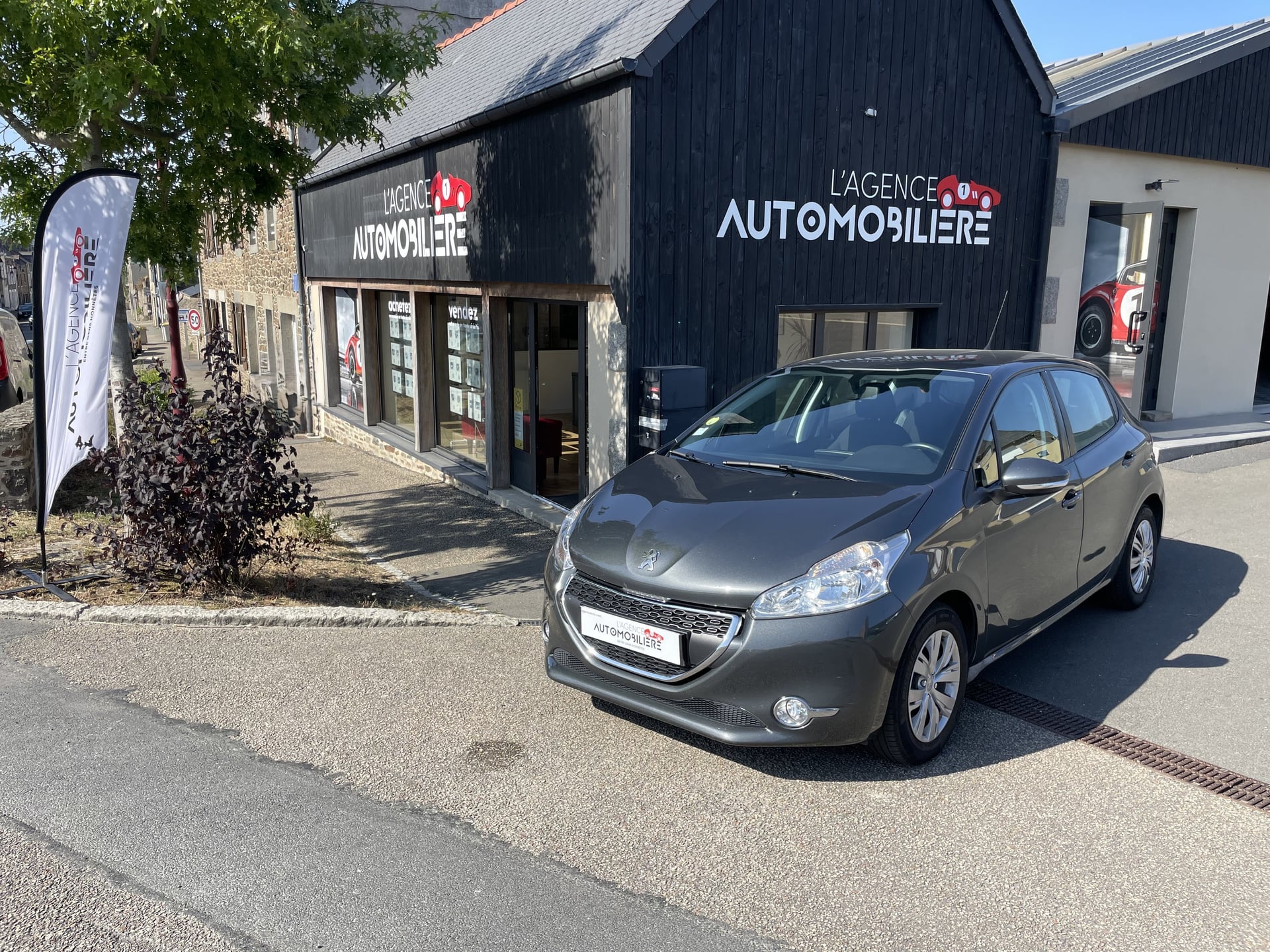 Peugeot 208 1.4 HDI 70CH ACTIVE 5 PORTES — 38