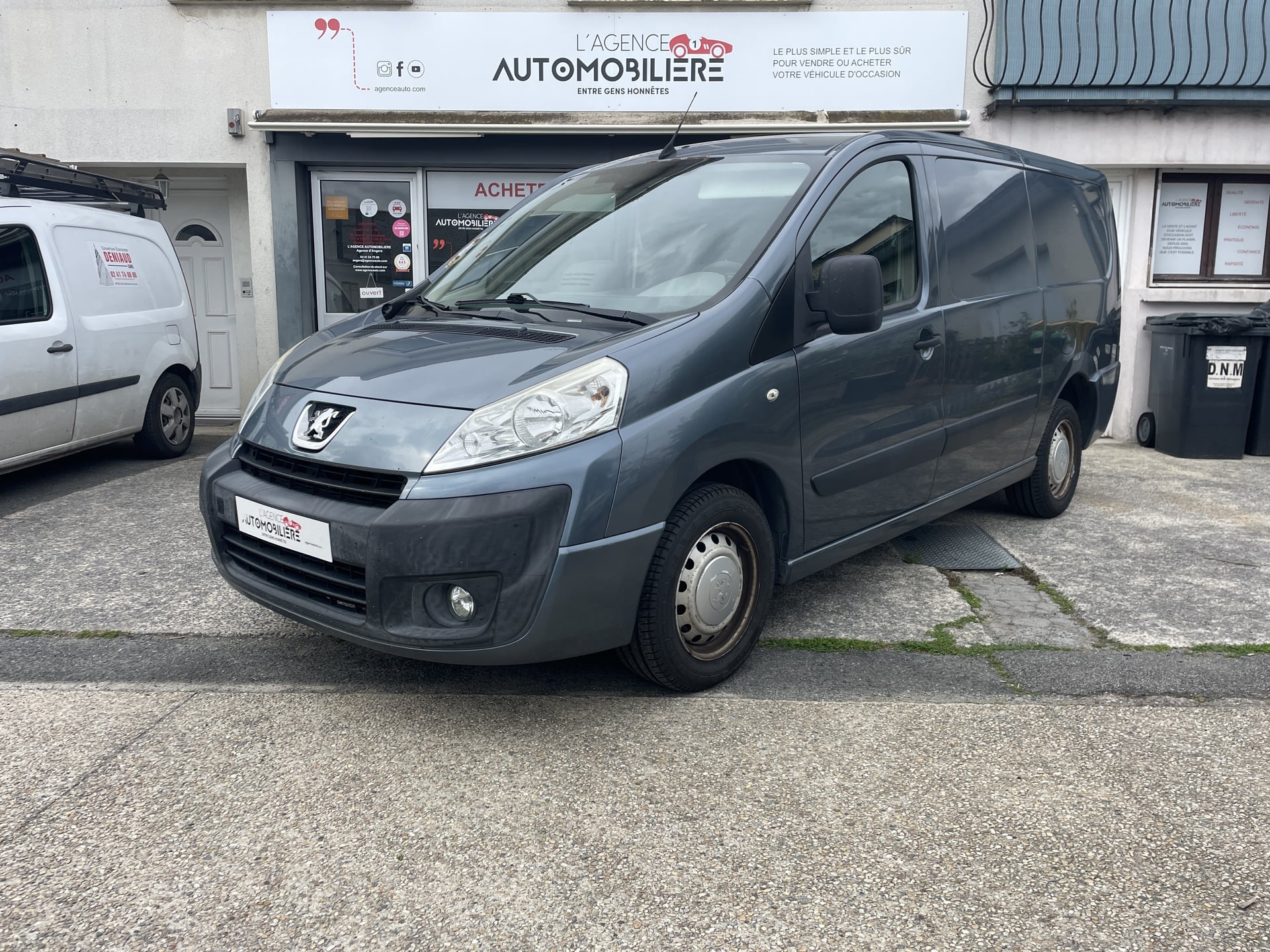 Peugeot Expert 2.0 HDi Fourgon long 120 cv - Caméra de recul - 2 Places