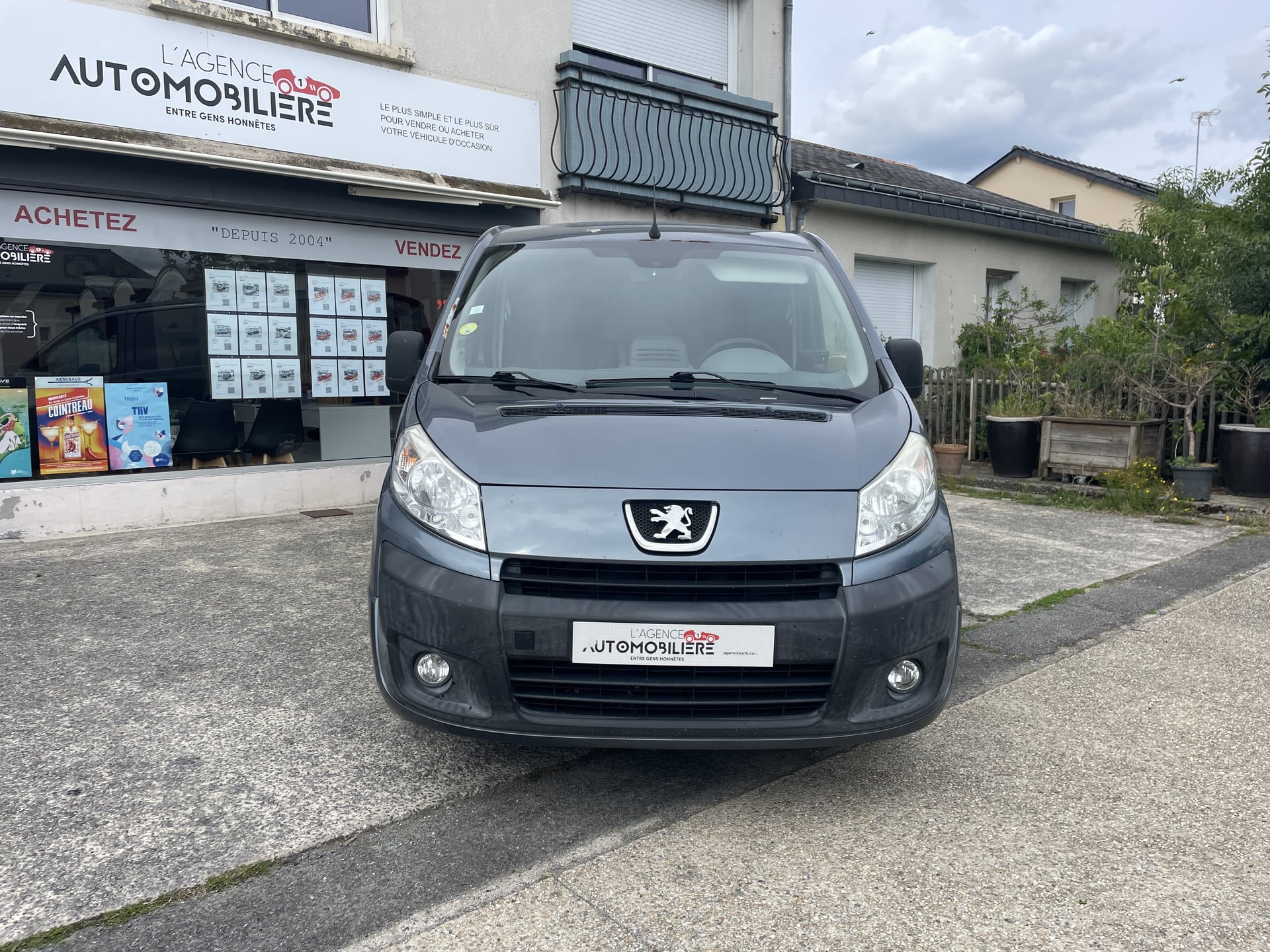 Peugeot Expert 2.0 HDi Fourgon long 120 cv - Caméra de recul - 2 Places — 2