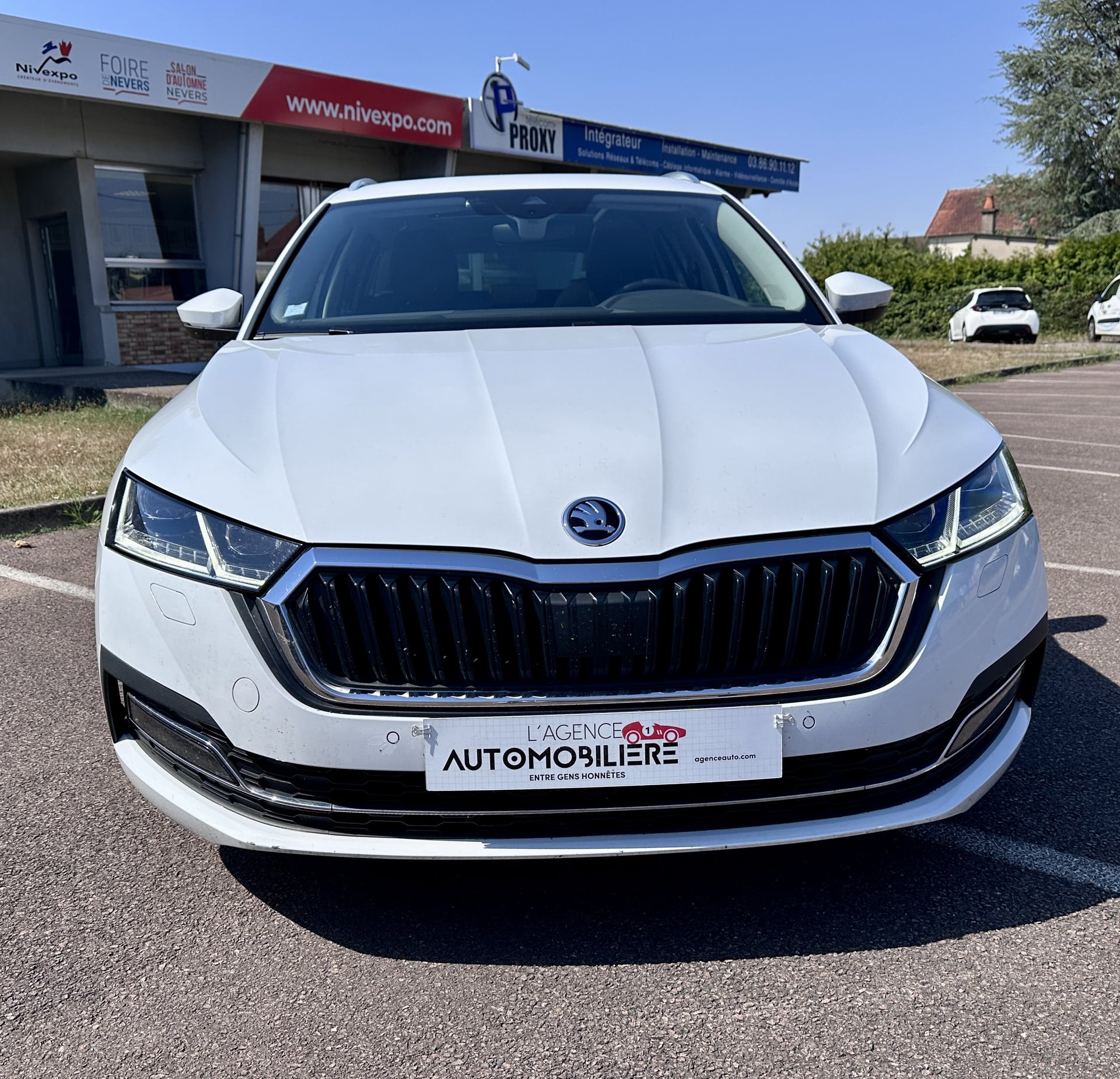 Skoda Octavia Combi 2.0 TDI 150ch Style DSG7- Phares Matrix -TO pano. — 2