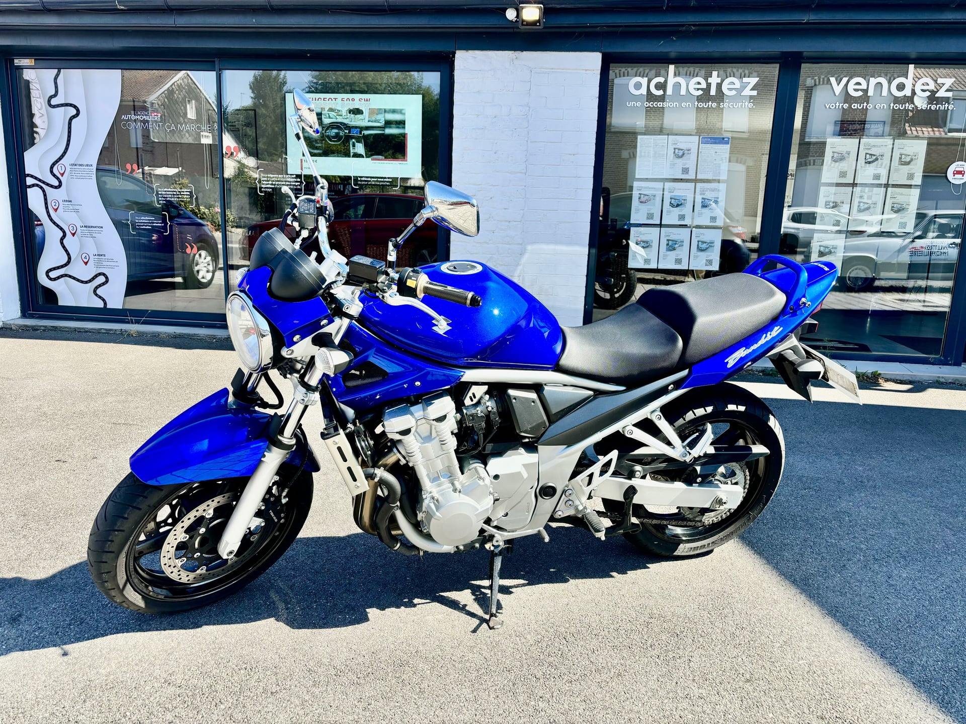 Suzuki GSF Bandit 650 BANDIT GSF ( SEULEMENT 6000KM ) ( LIGNE D' ECHAPPEMENT LEOVINCE ) — 2