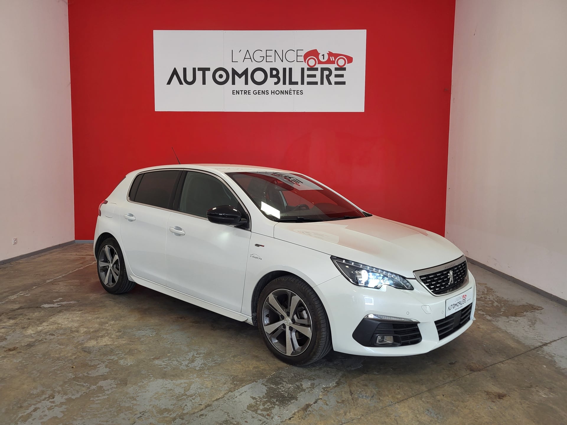 Peugeot 308 1.2 PURETECH 130 GT EAT8 - ENTRETIEN PEUGEOT