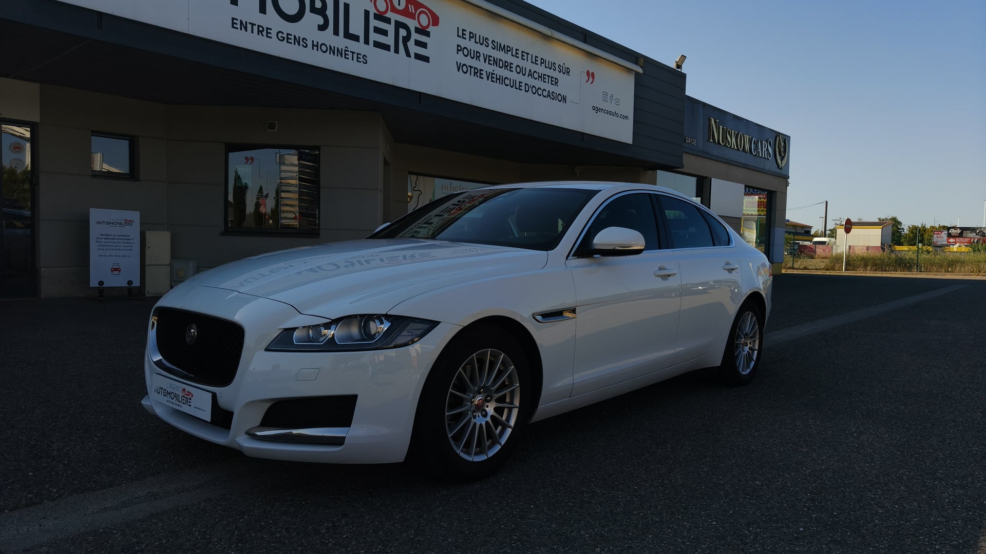 Jaguar XF 2.0D 163 ch E-Performance Pure BVA — 1