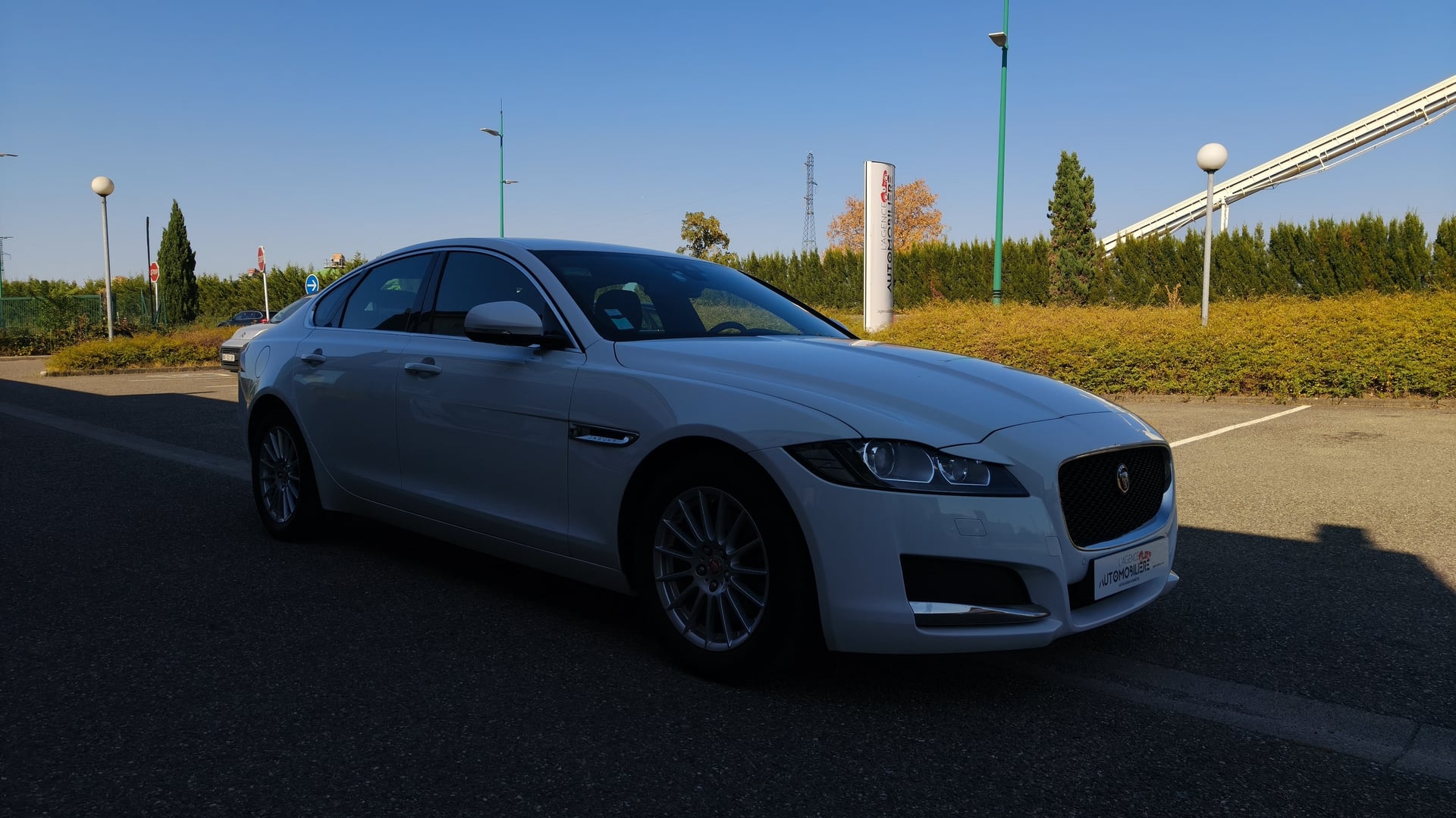 Jaguar XF 2.0D 163 ch E-Performance Pure BVA — 2