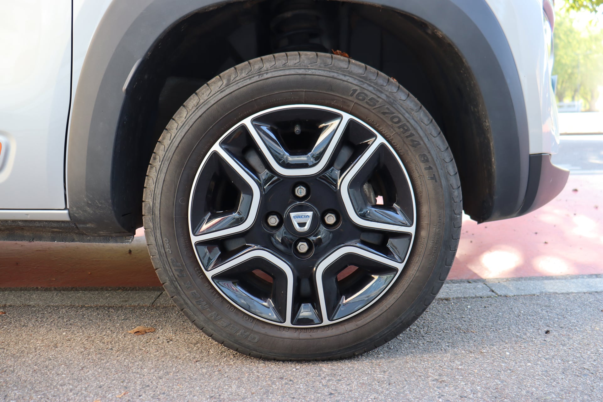 Dacia Spring EV 45 Confort plus (1ère main, Batterie 92%, Caméra, Clim) — 40