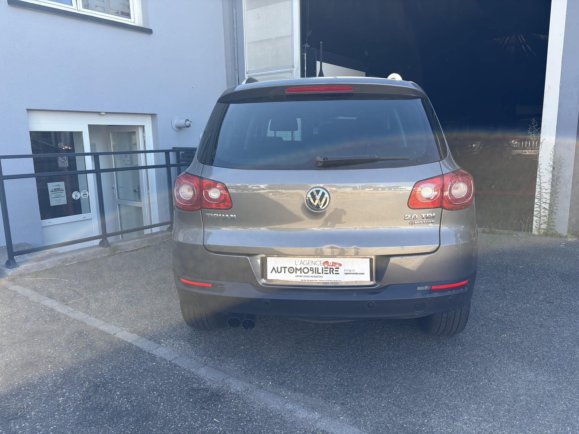 Volkswagen Tiguan 2.0 TDI 140ch FAP Sportline 4Motion DSG7 - Clim automatique - Régulateur de vitesse - Frein à main électrique — 26