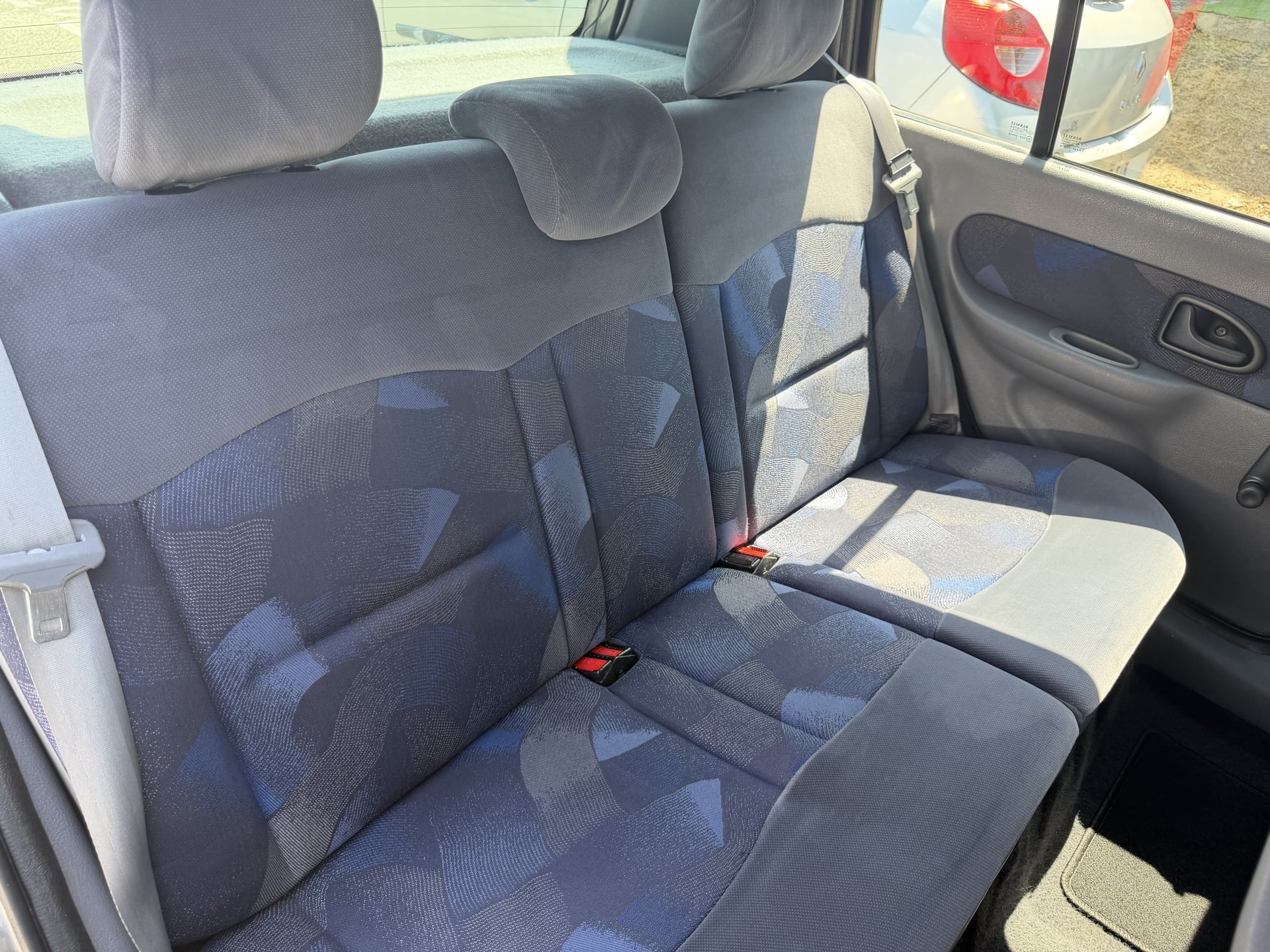 Renault Clio II 1.4 75cv RXE - Distribution neuve — 20